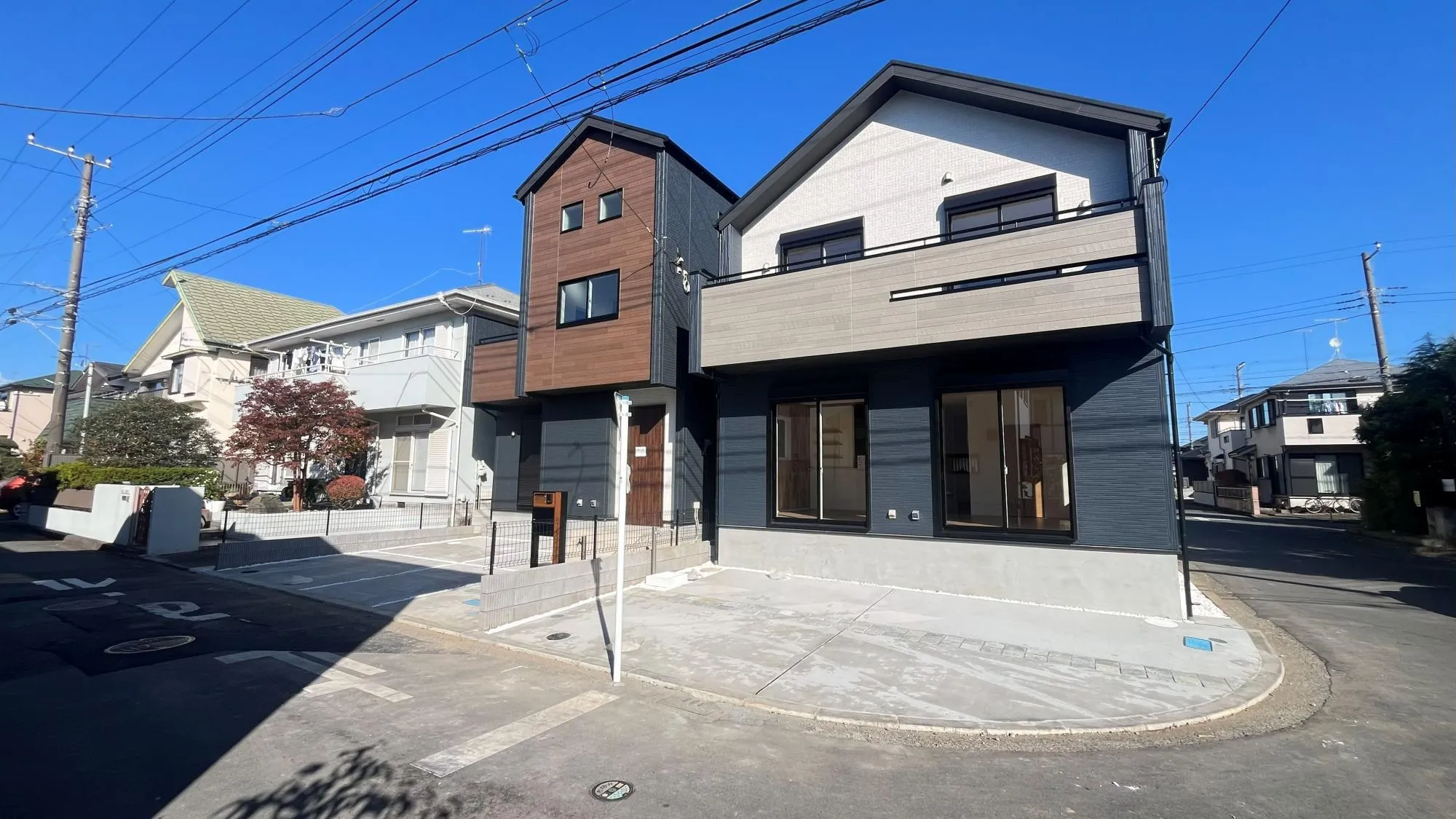 青空に映える現地