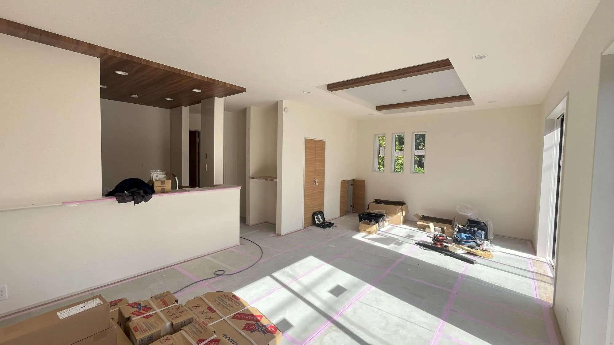 すっきりしたリビング、まだ完成してないですが完成が楽しみです。