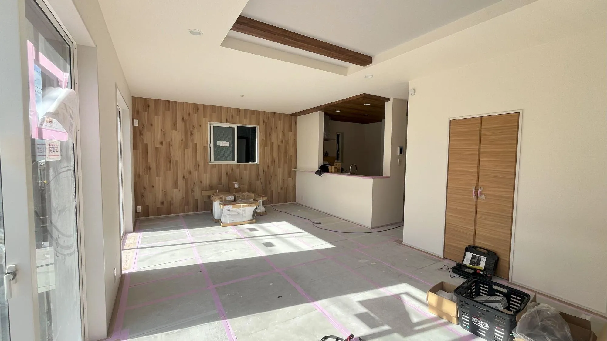 折上げ天井のあるリビングは開放感のある空間になります。