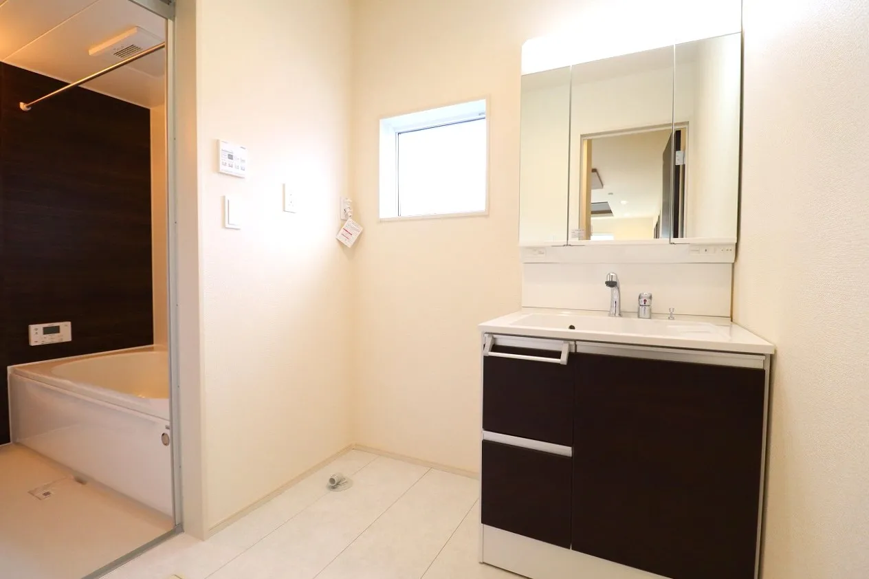 【1号棟洗面所】