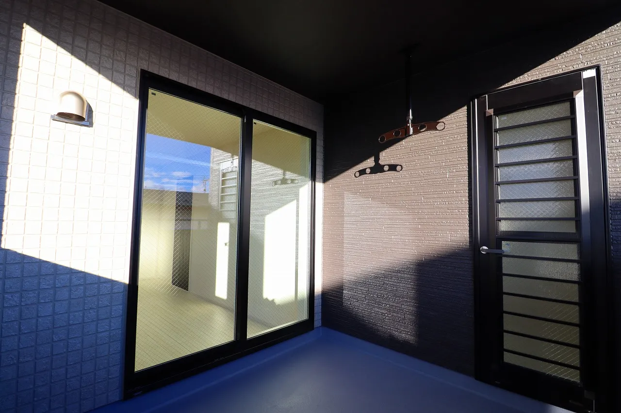 【1号棟インナーバルコニー】 