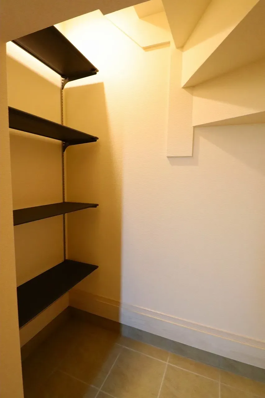 【2号棟土間収納】