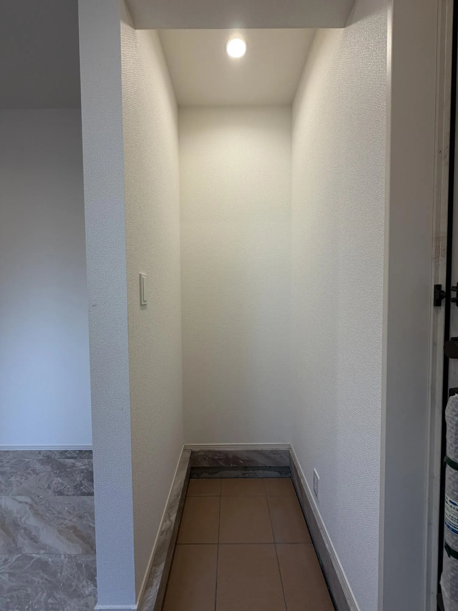 玄関土間収納(2号棟)