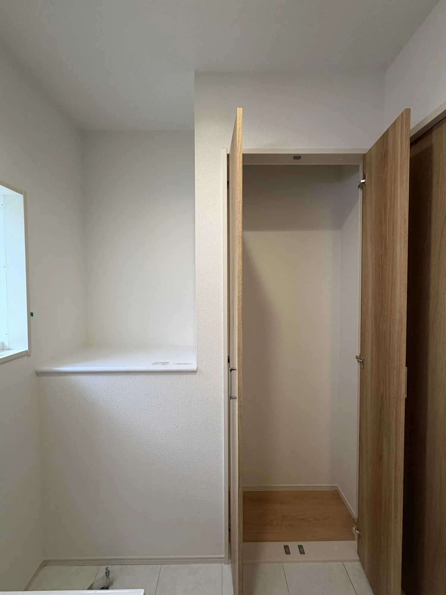 洗面所　収納(2号棟)