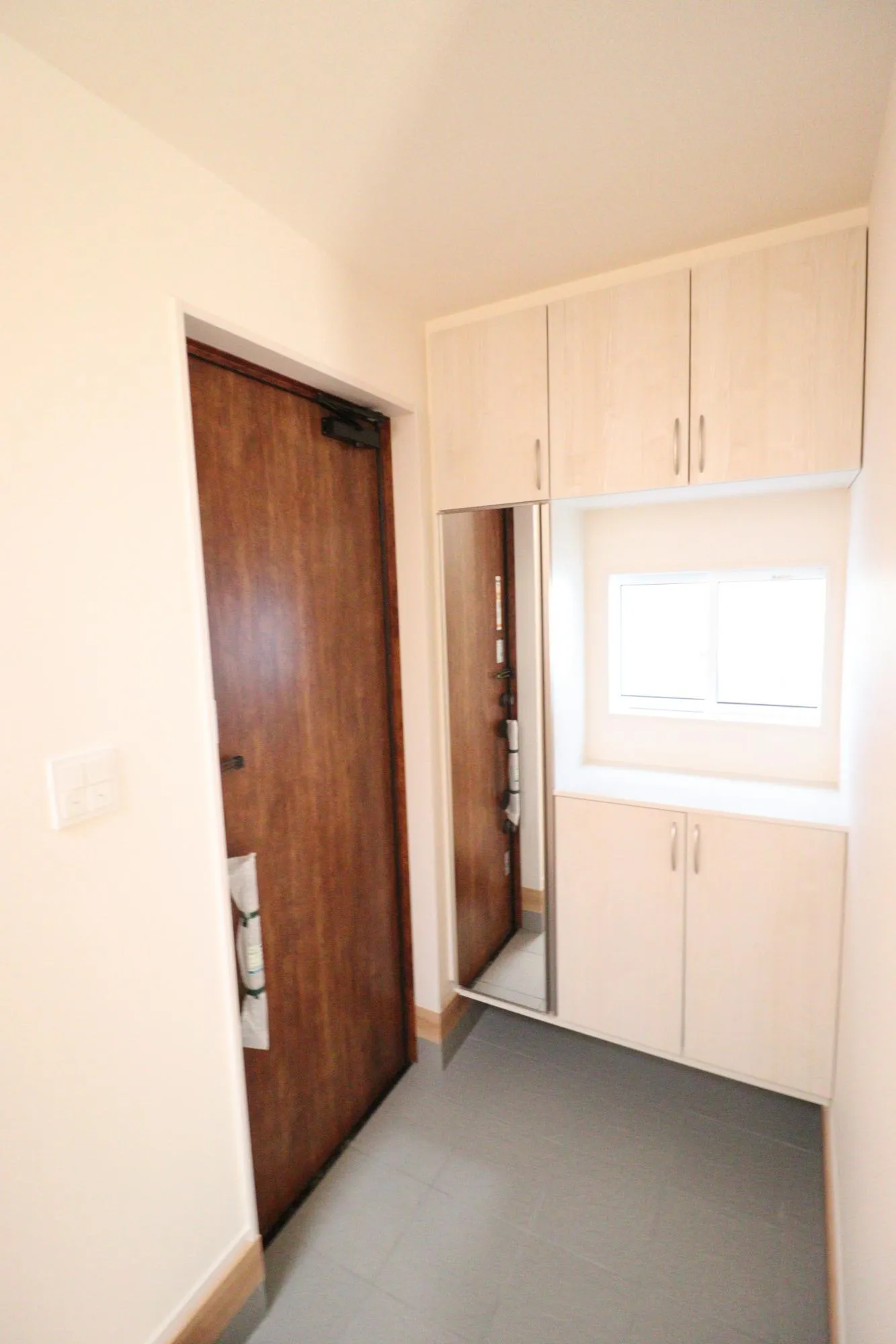 【1号棟/玄関】