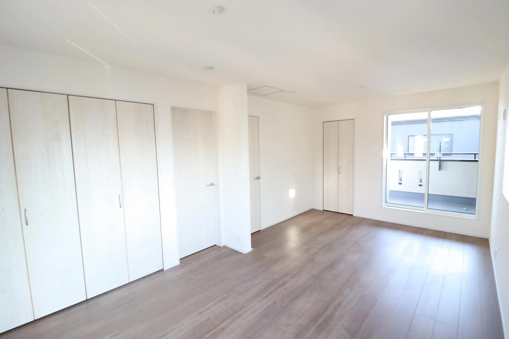 【2号棟/2階洋室(10.5帖)】