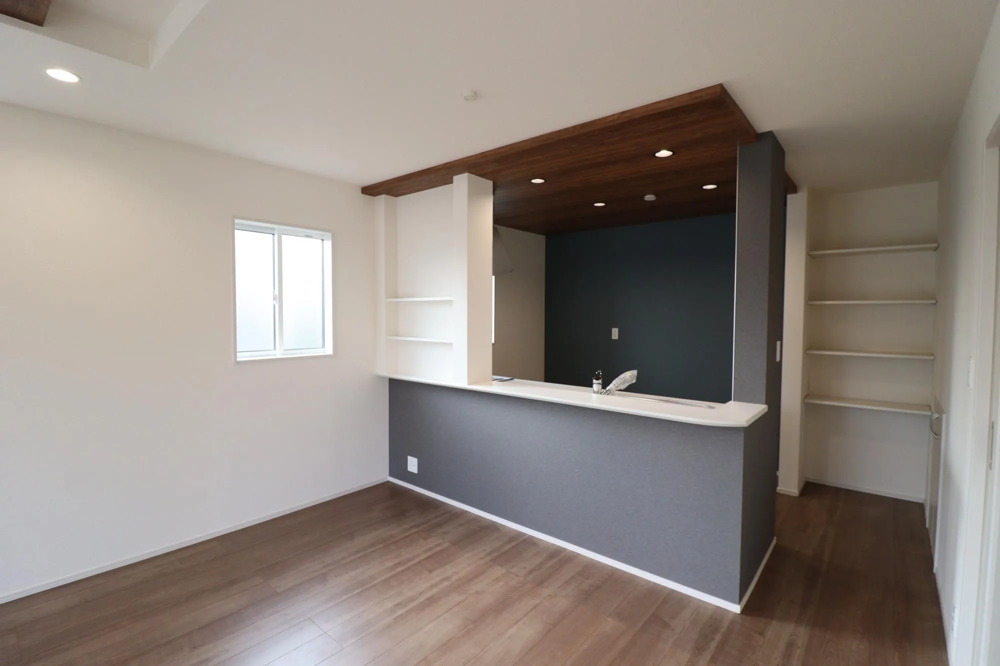 【4号棟/対面式キッチンカウンター】