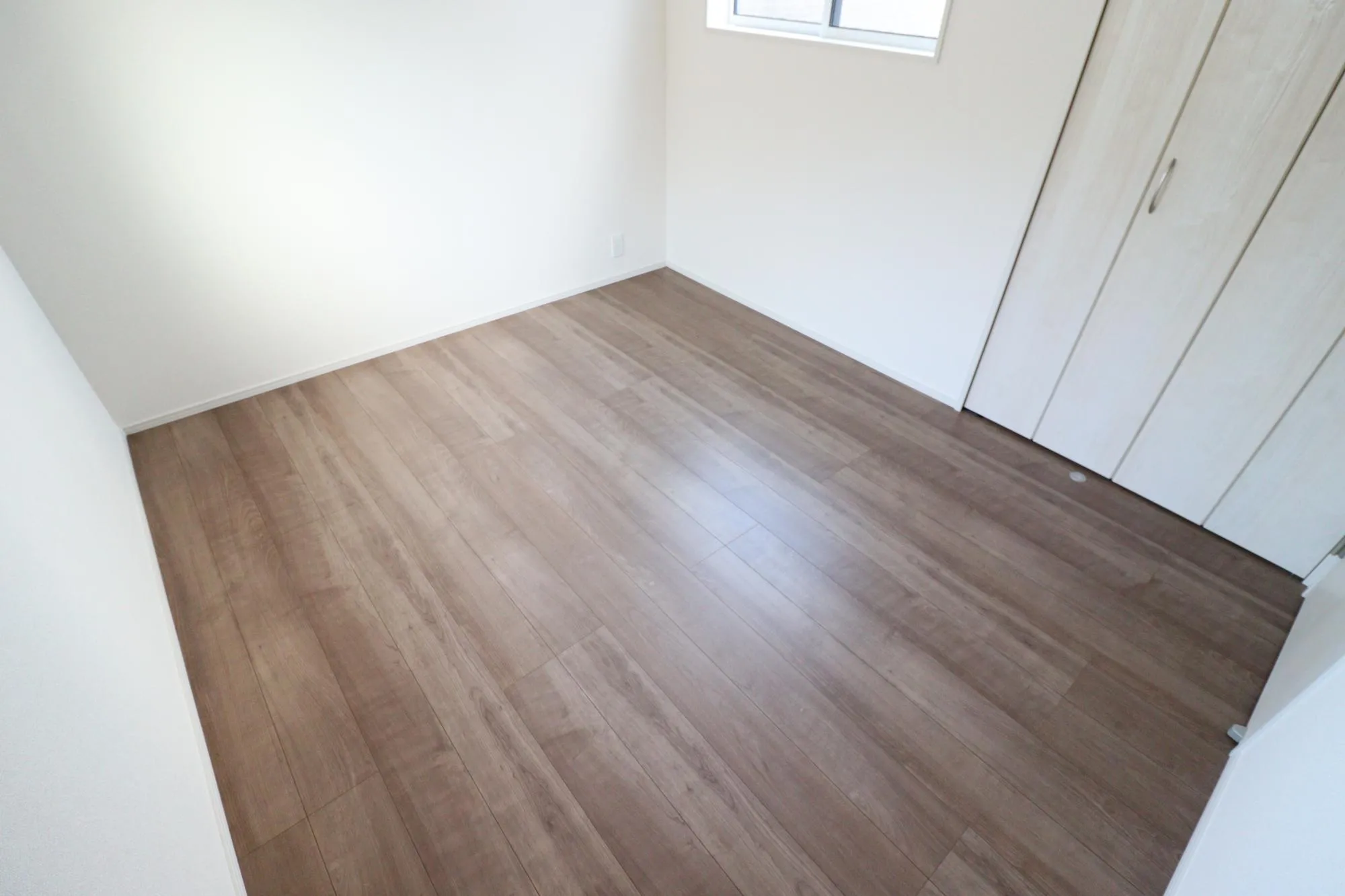 【4号棟/2階洋室(5.25帖)】