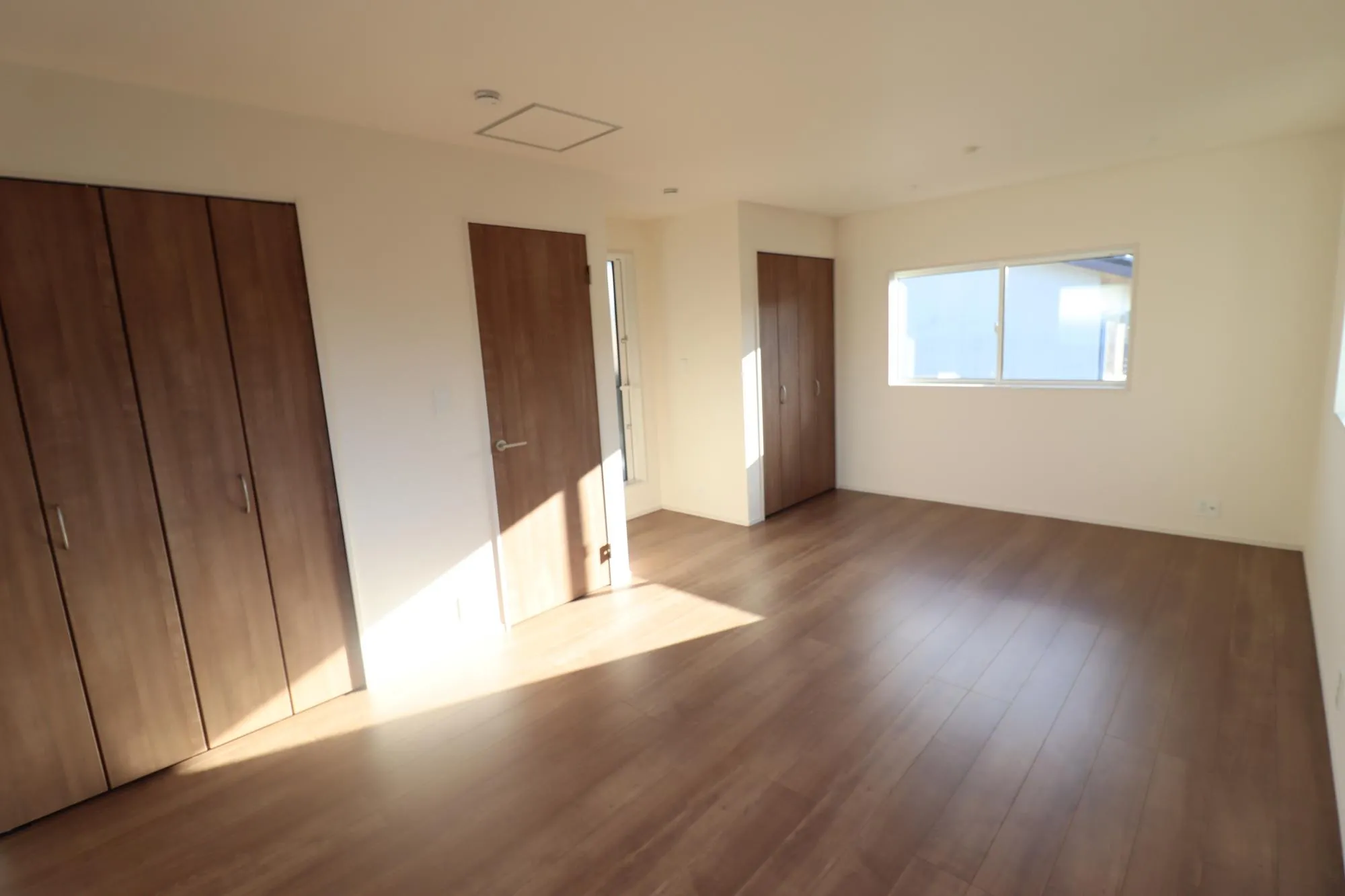 【2階/11帖洋室】