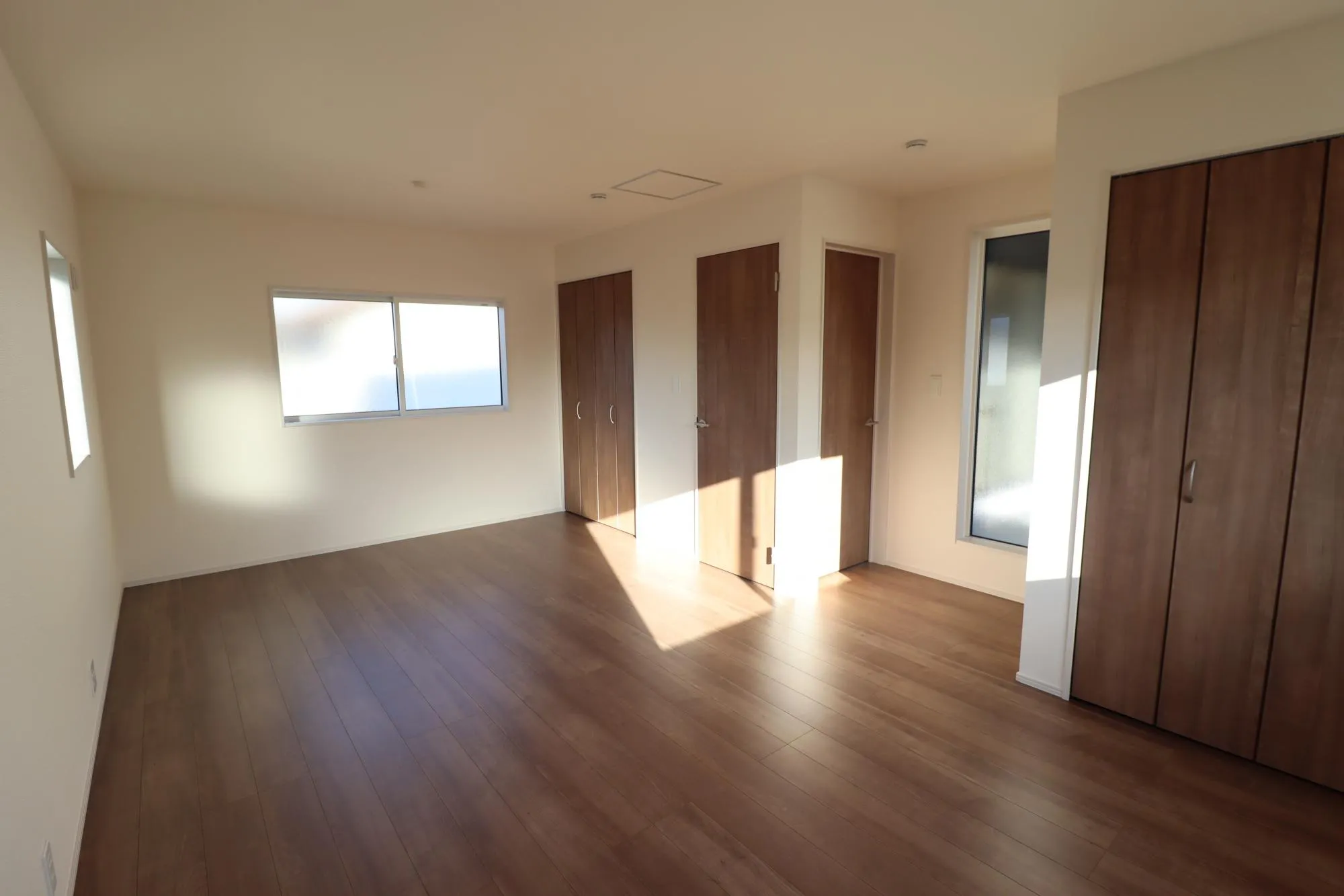 【2階/11帖洋室】