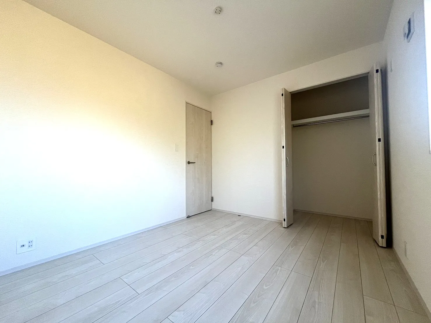 ☆2号棟　北側洋室5.25畳☆