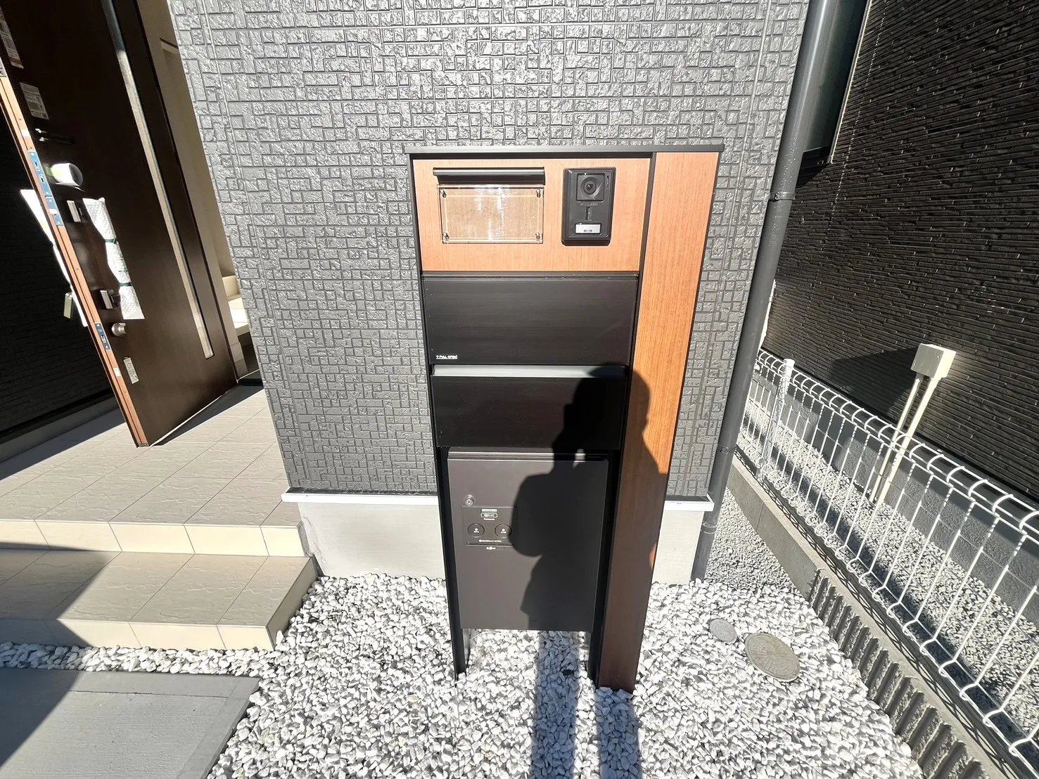 ☆2号棟　宅配ボックス付きポスト☆