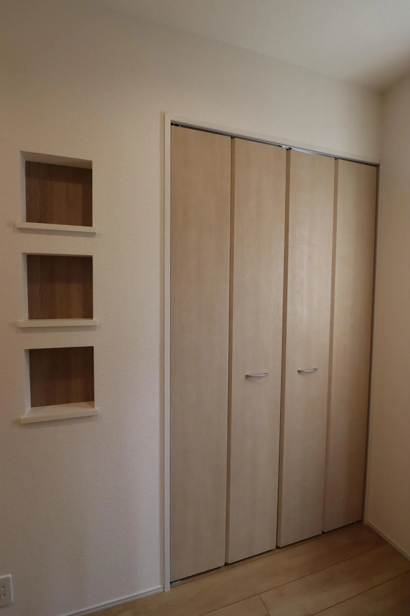 1号棟　廊下収納