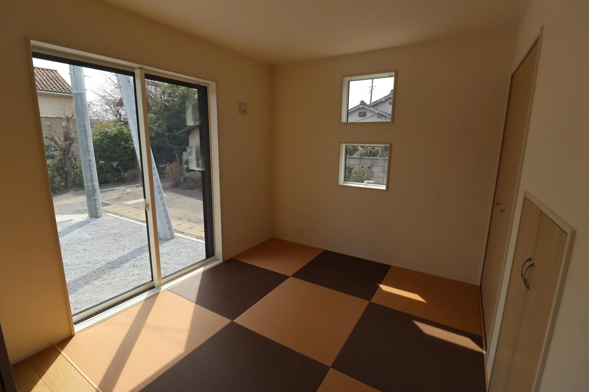 1号棟　和室
5.25帖　洋室仕様　縁なしタタミ