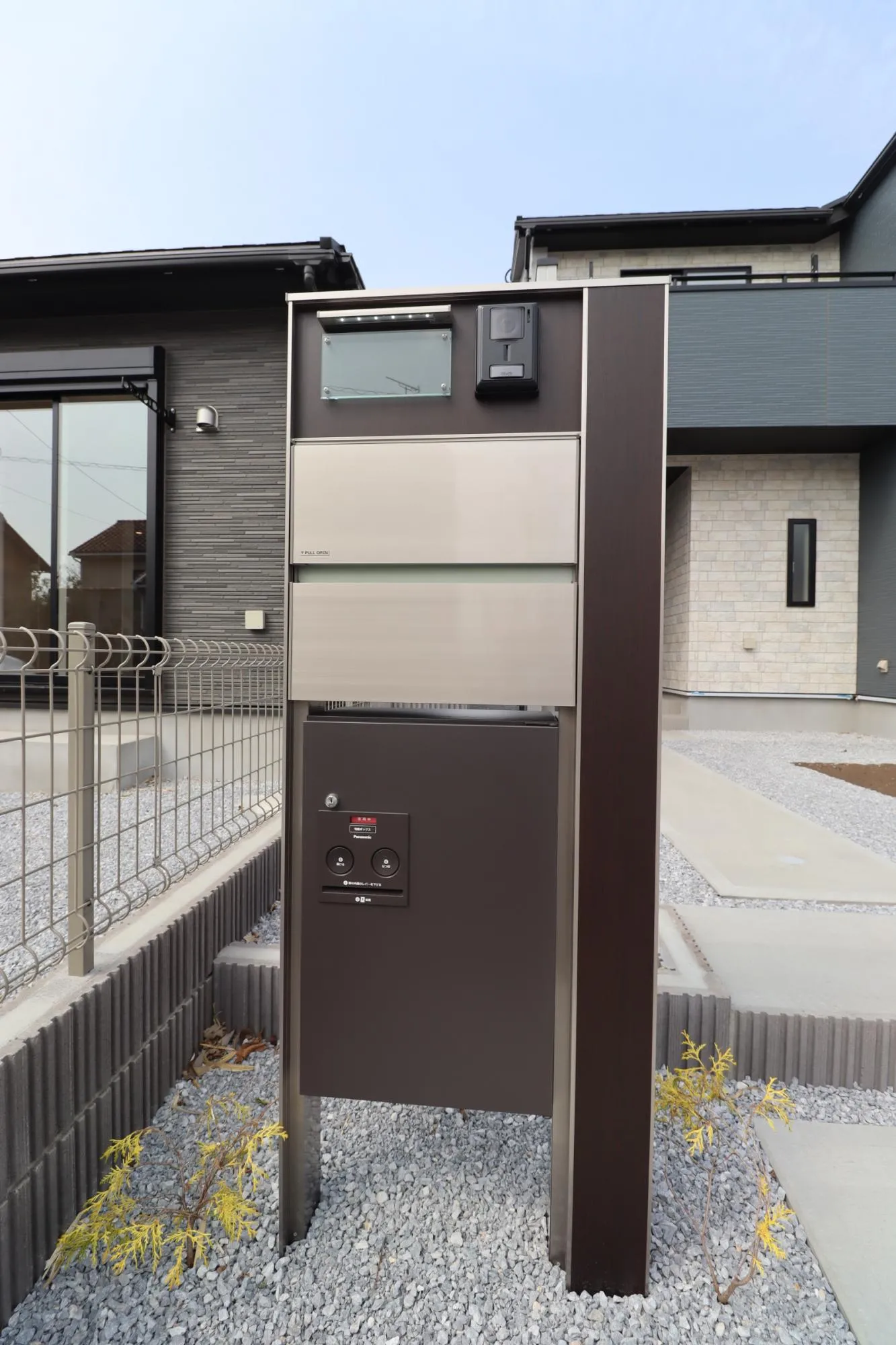 2号棟　宅配ボックス付きポスト