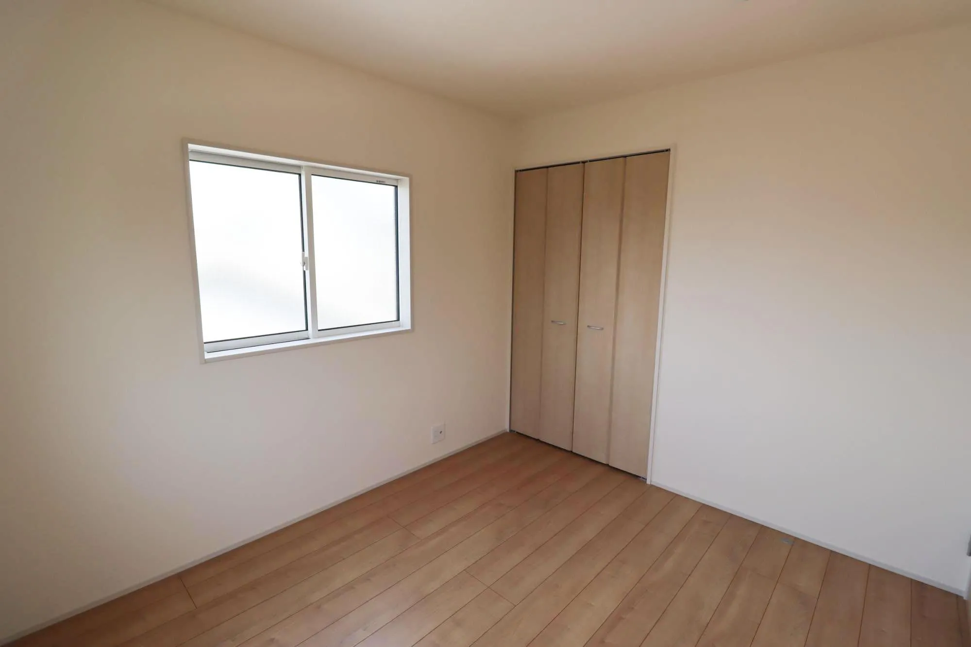 2号棟　北側寝室5.25帖