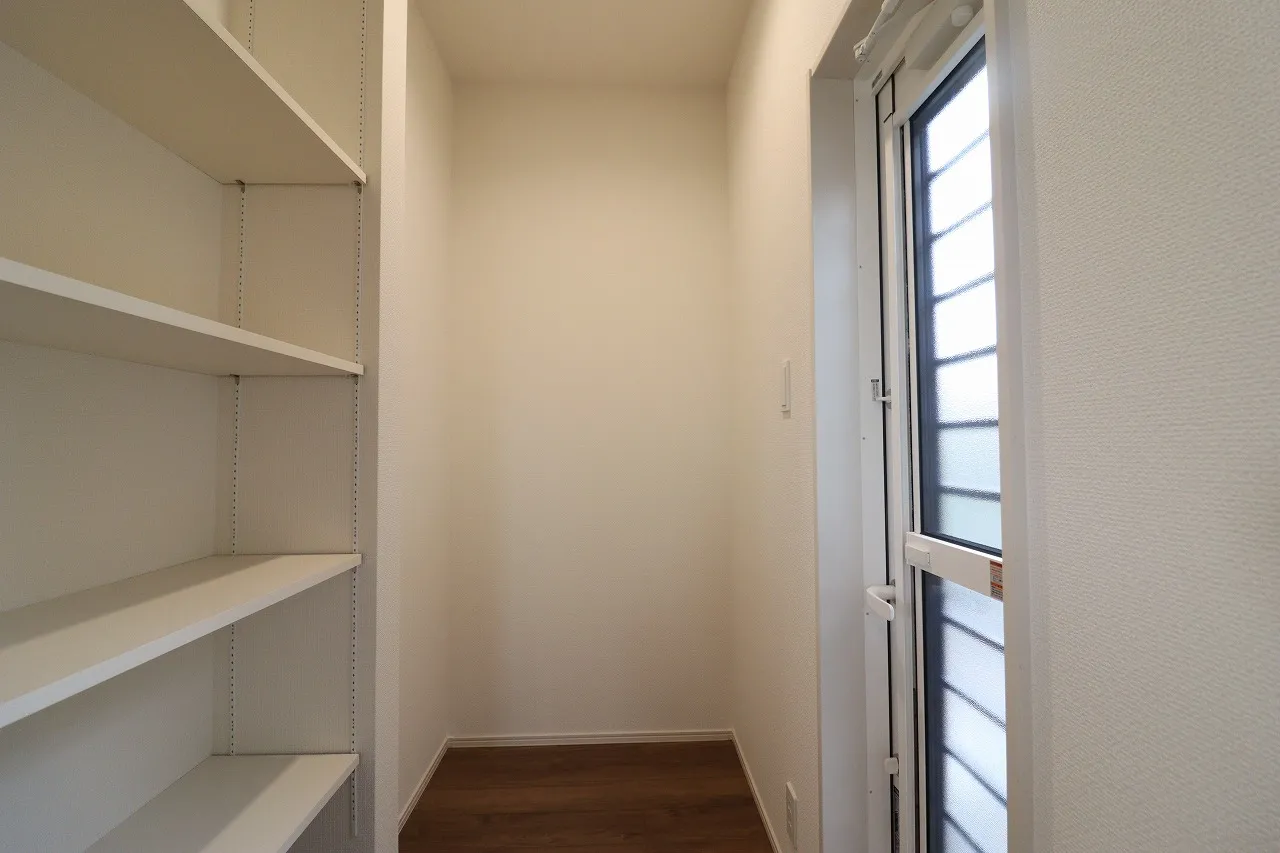 ②号棟　パントリー