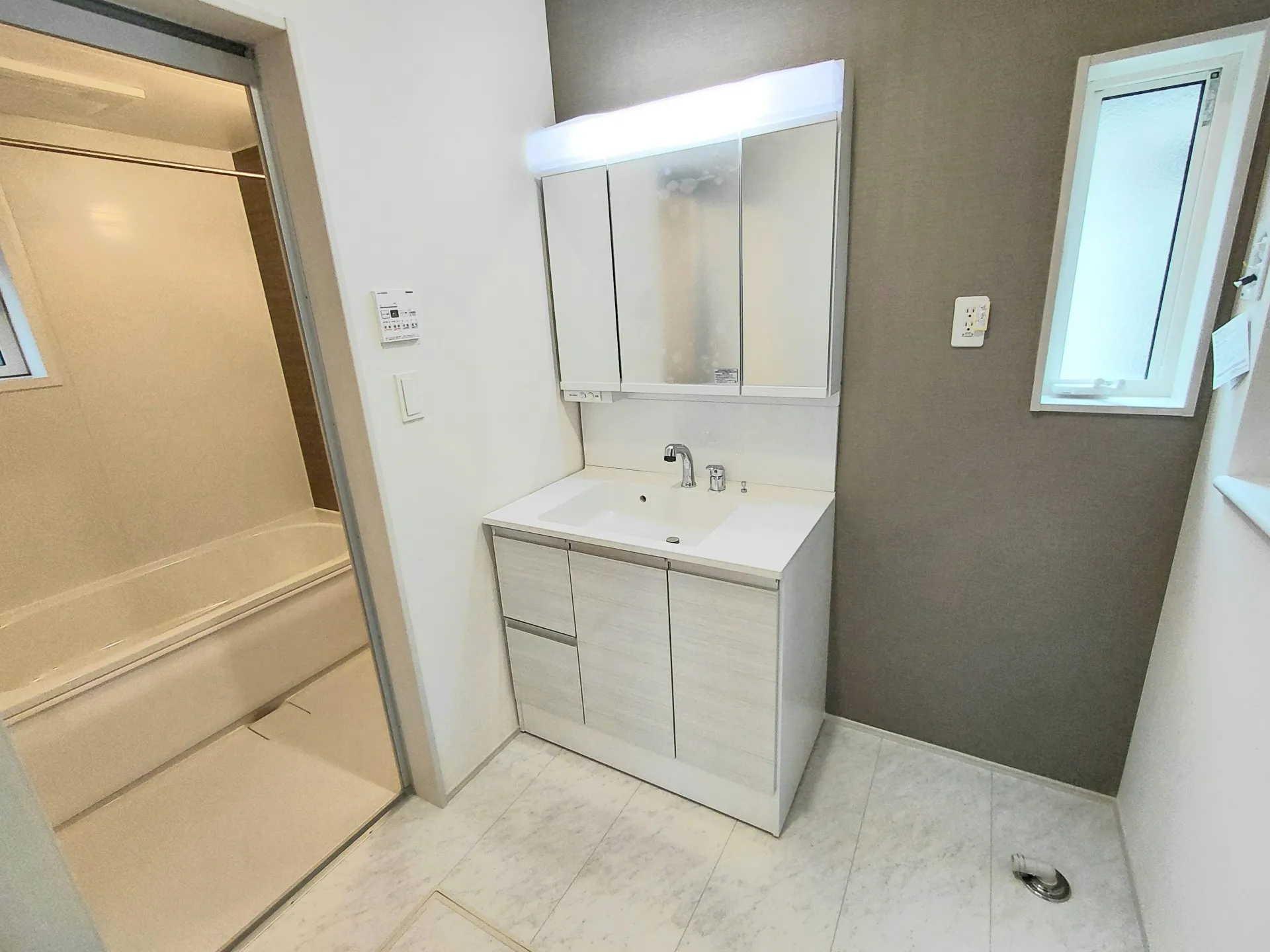 2号棟　洗面所①