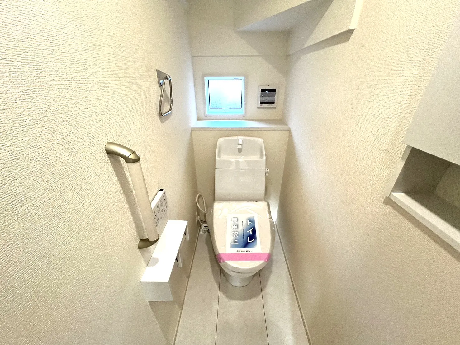 ☆1号棟　1階トイレ☆