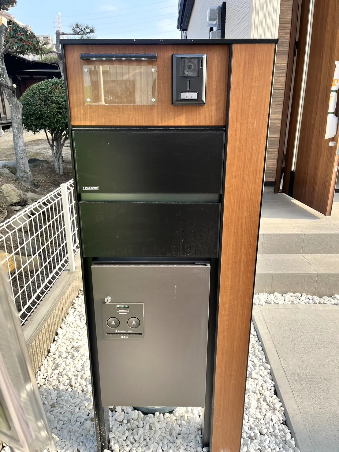 ☆1号棟　宅配ボックス付きポスト☆