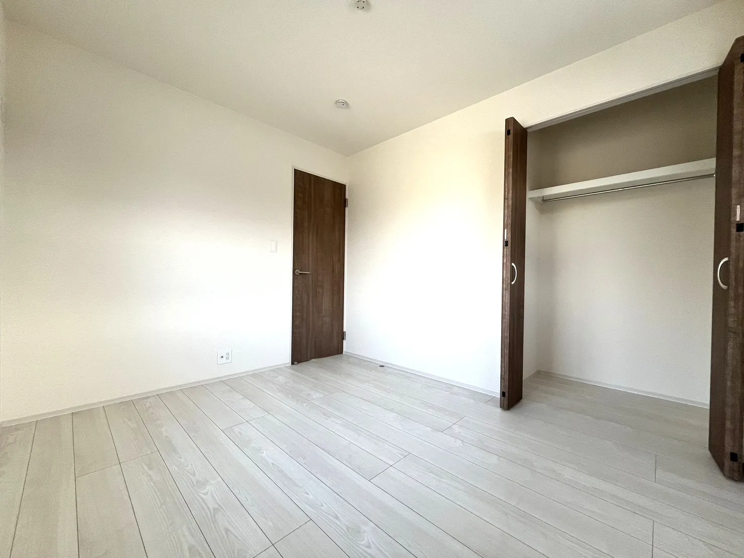 ☆1号棟　洋室5.25畳☆