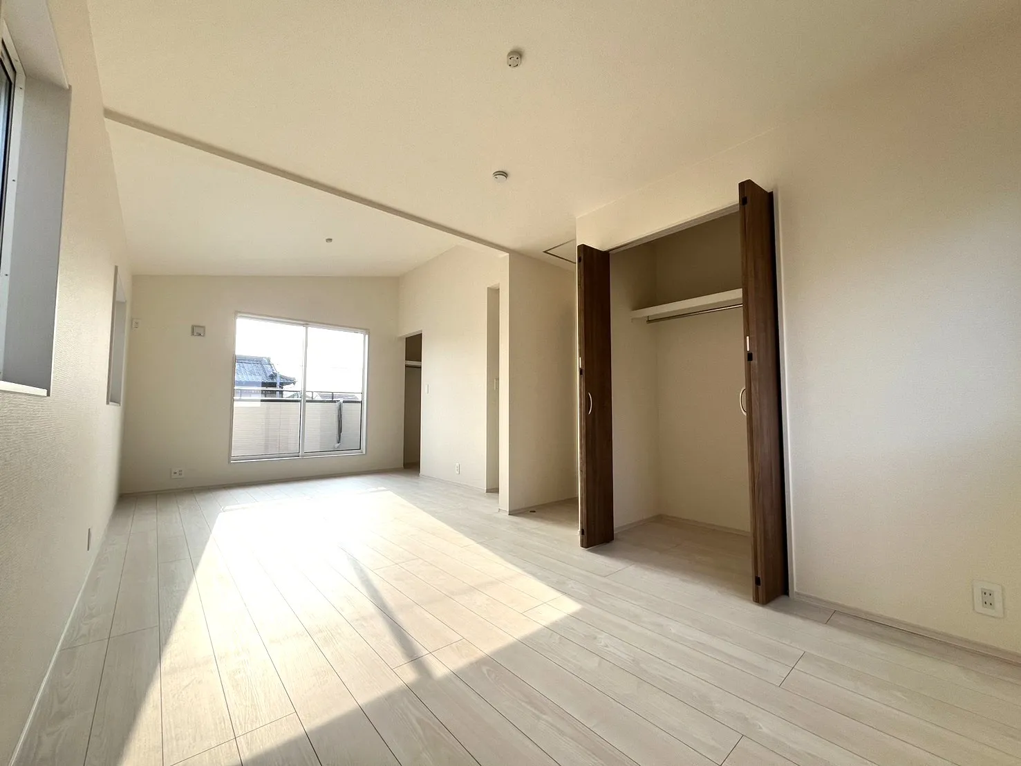 ☆1号棟　洋室5.25畳&6.12畳(可変型間取り)☆