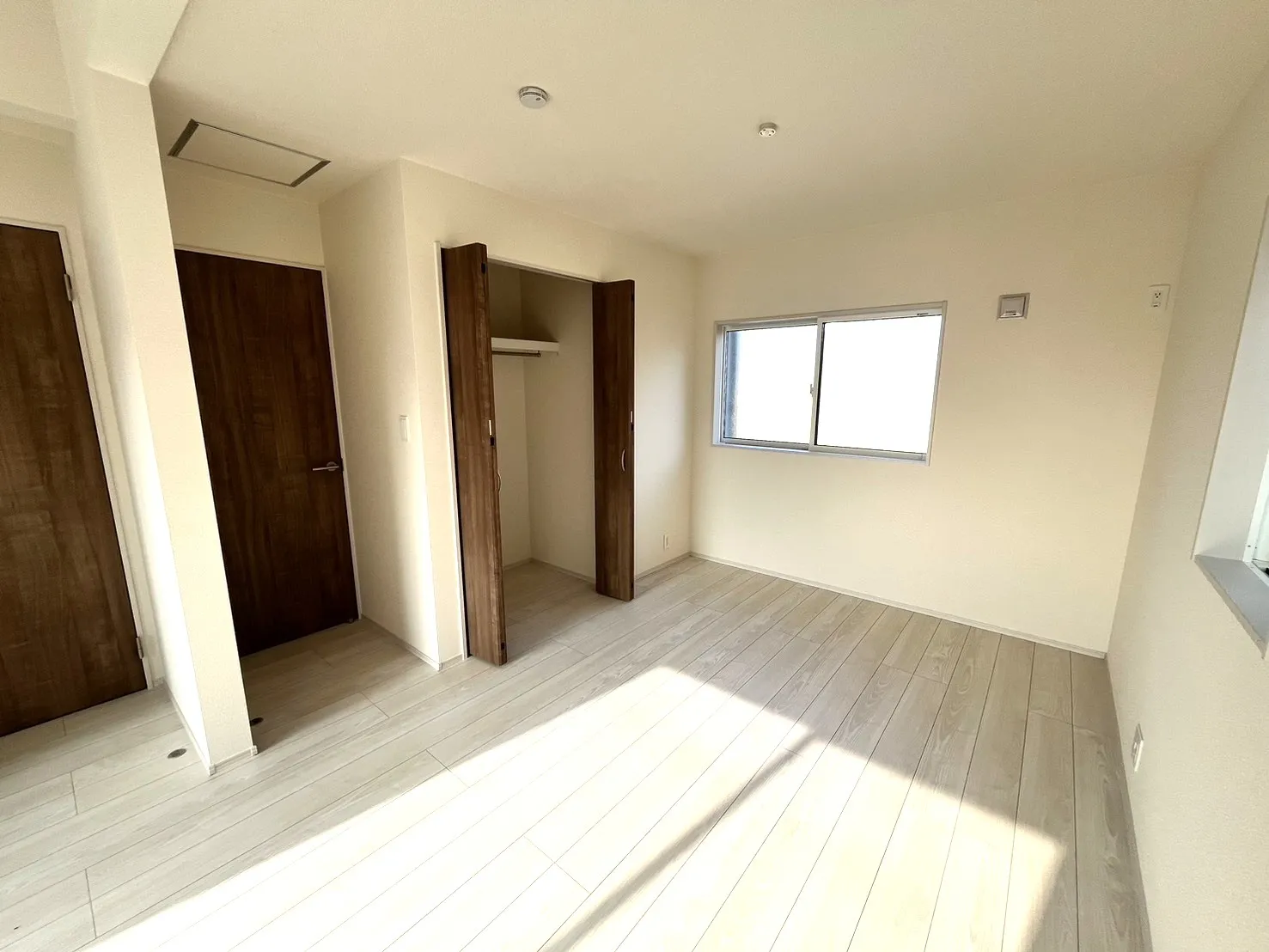 ☆1号棟　洋室5.25畳&6.12畳(可変型間取り)☆