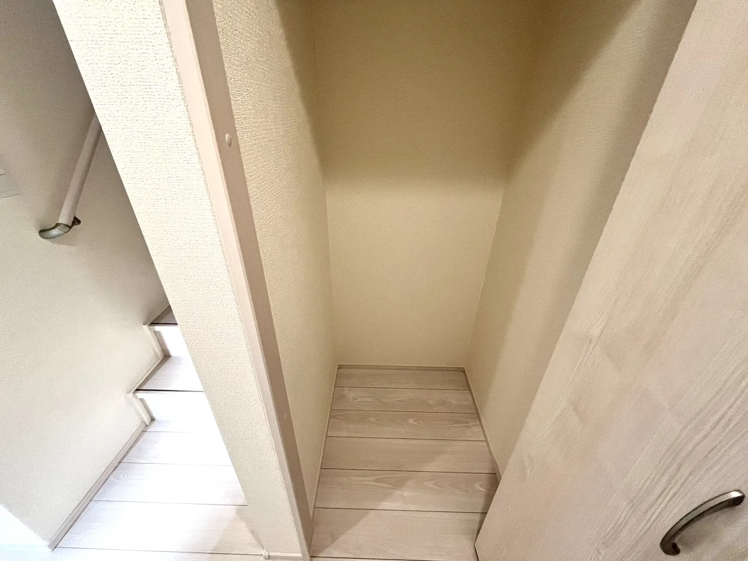 ☆2号棟　廊下収納☆