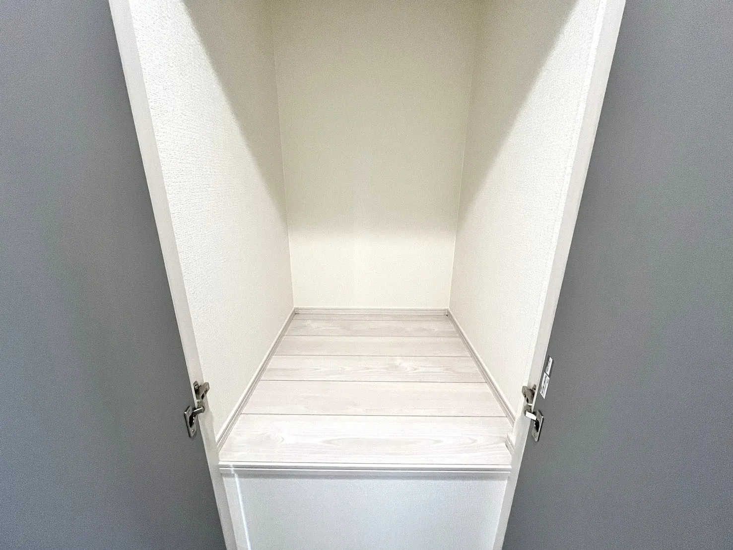 ☆2号棟　廊下収納☆