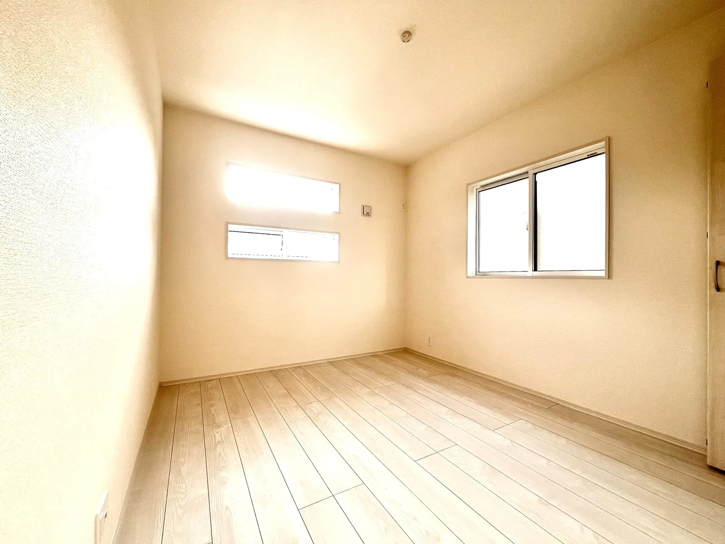 ☆2号棟　北西側洋室5.0畳☆