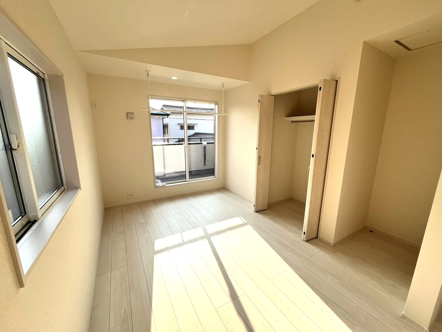 ☆2号棟　洋室5.25畳&6.0畳(可変型間取り)☆