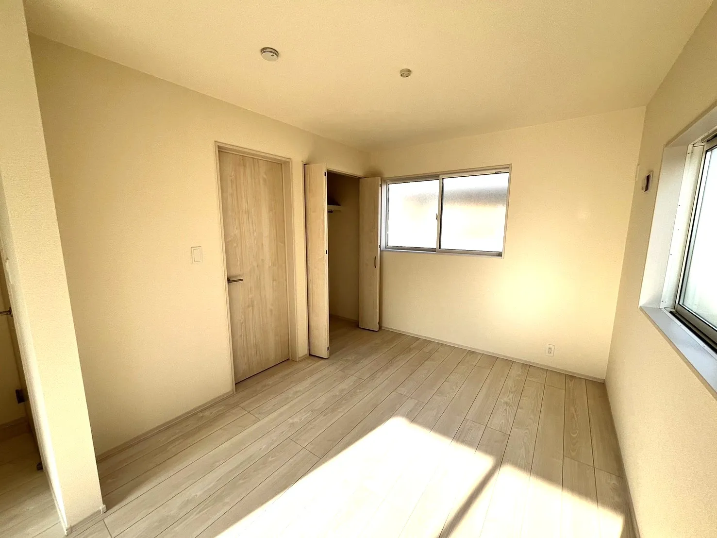 ☆2号棟　洋室5.25畳&6.0畳(可変型間取り)☆