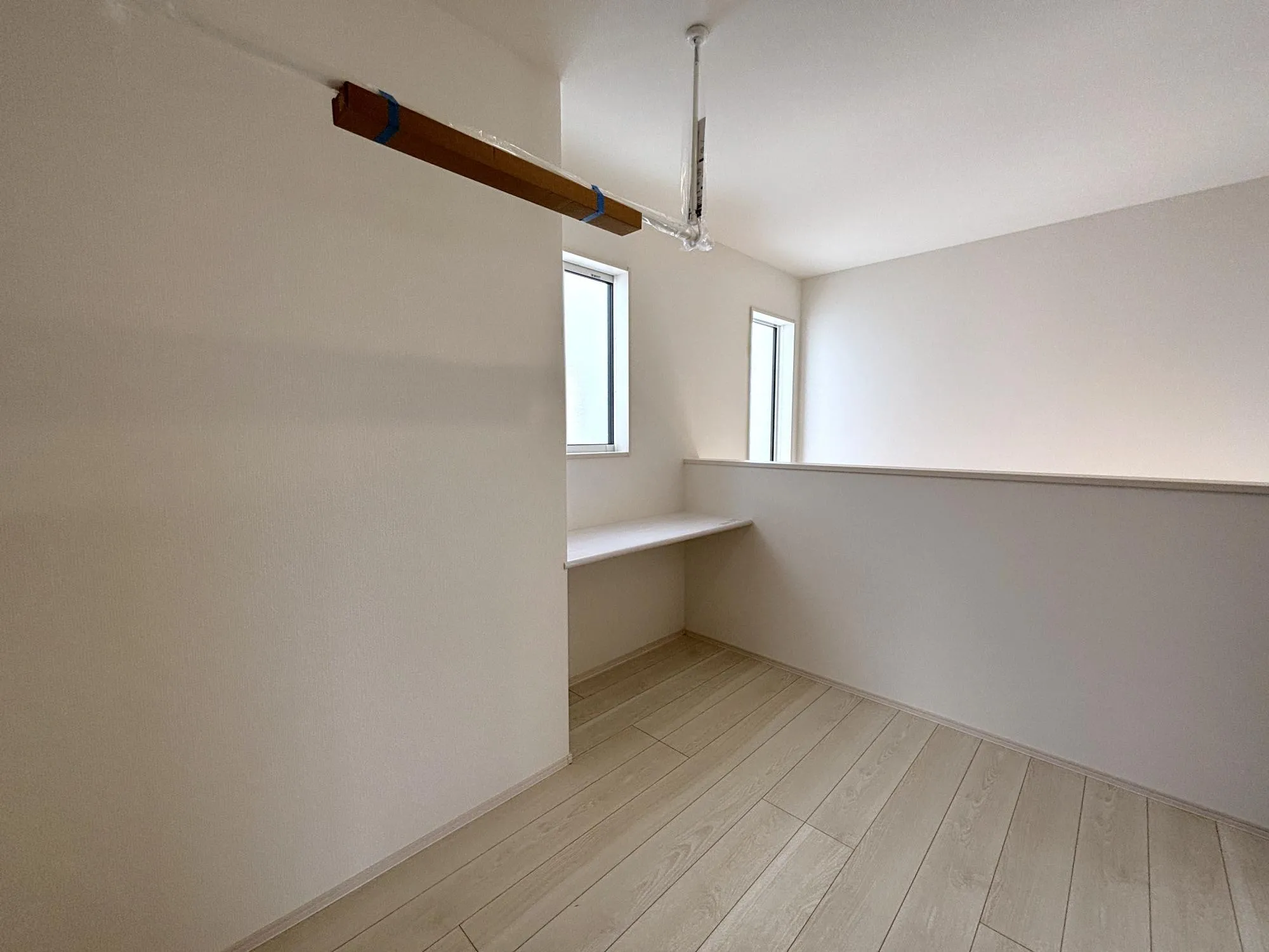 2階廊下室内物干し