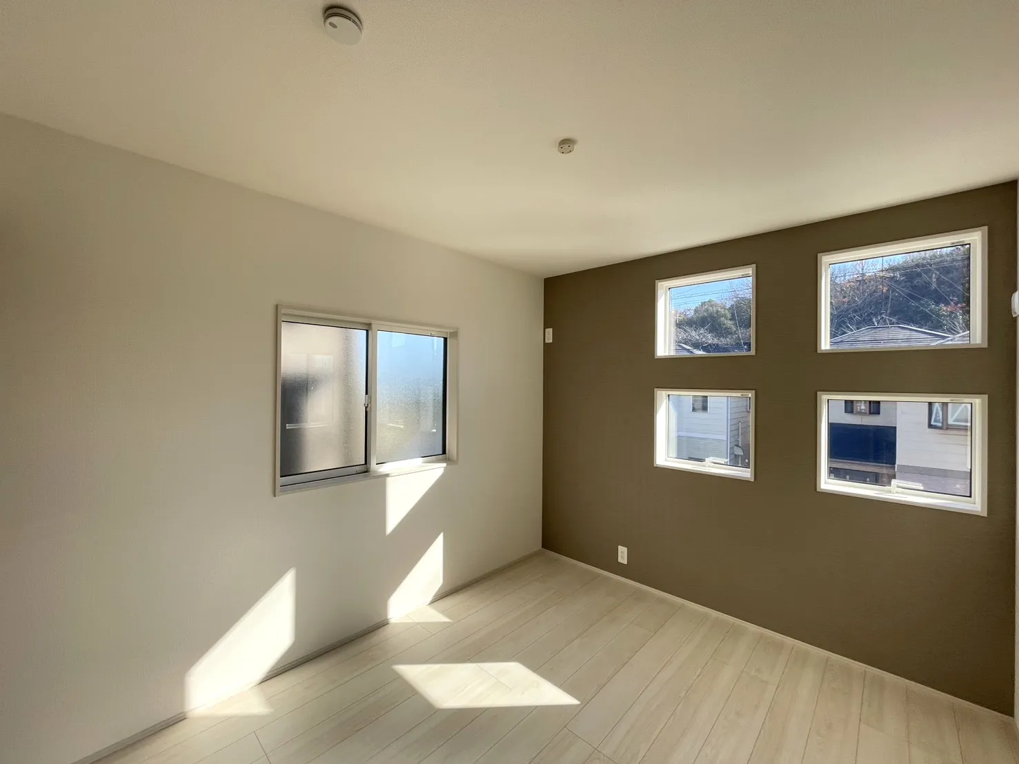 2号棟　居室5.25帖(南側)