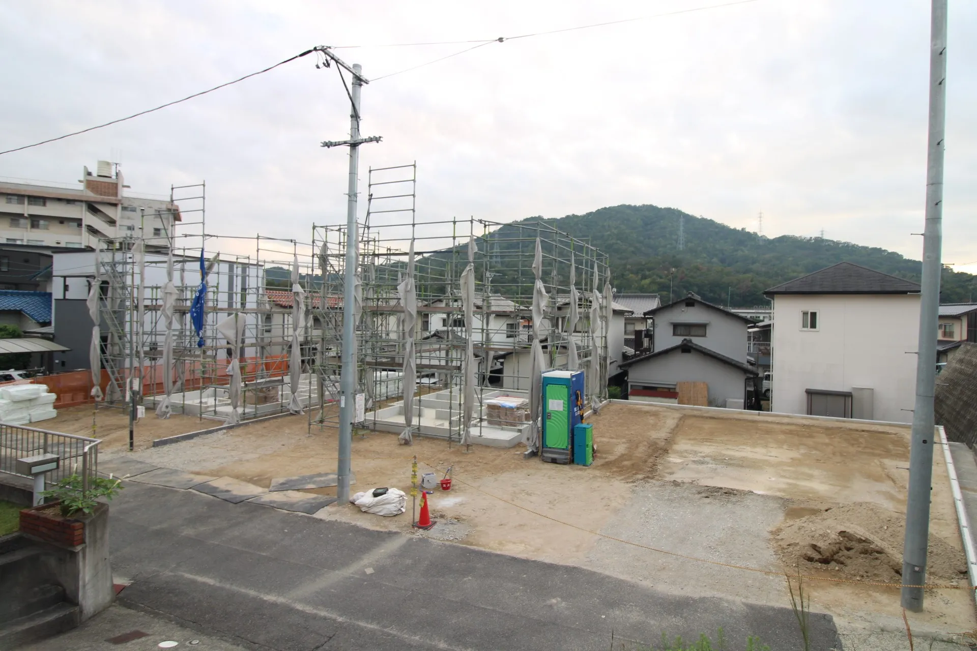 前面道路から見た宅地