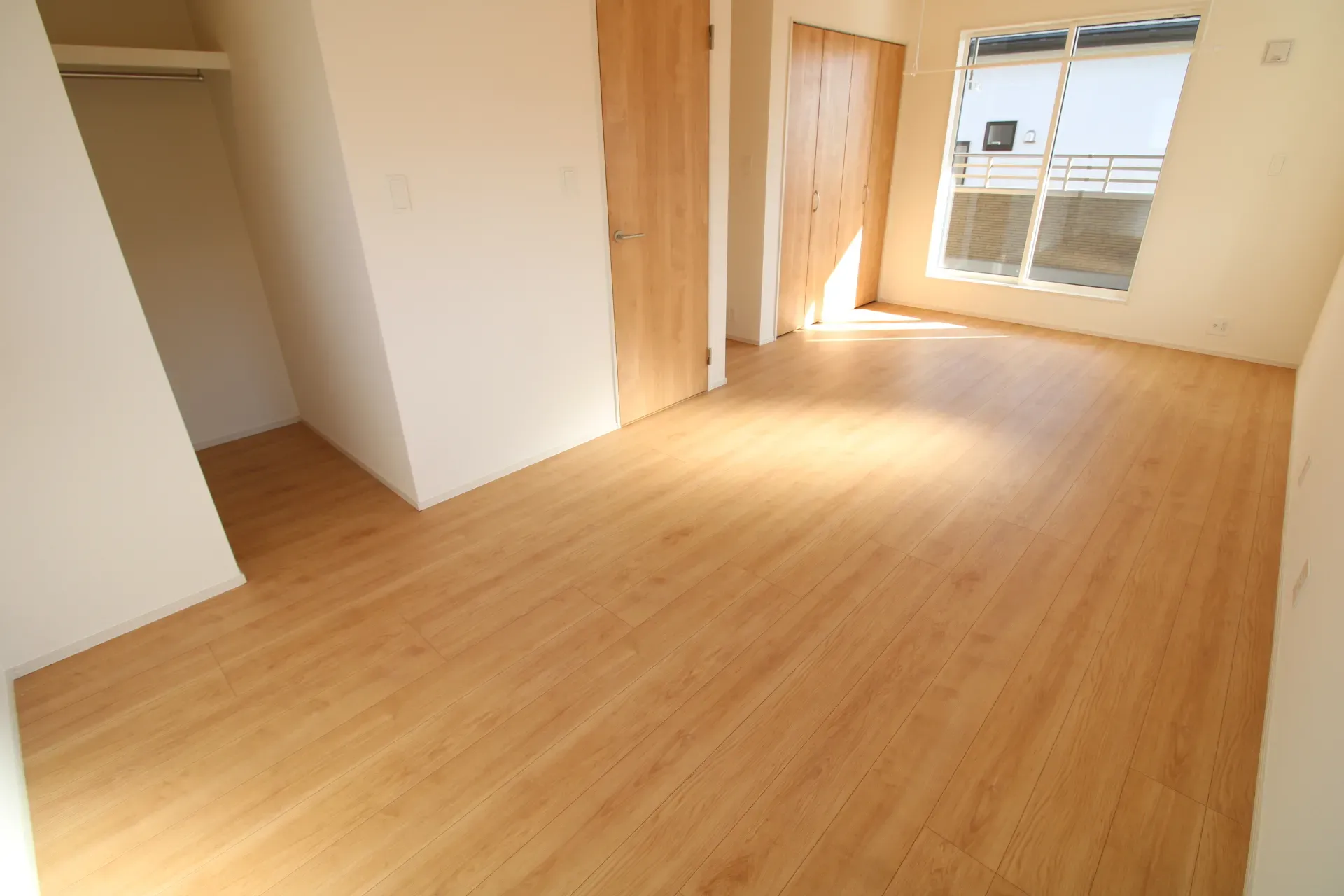 洋室(5.25帖+5.0帖)