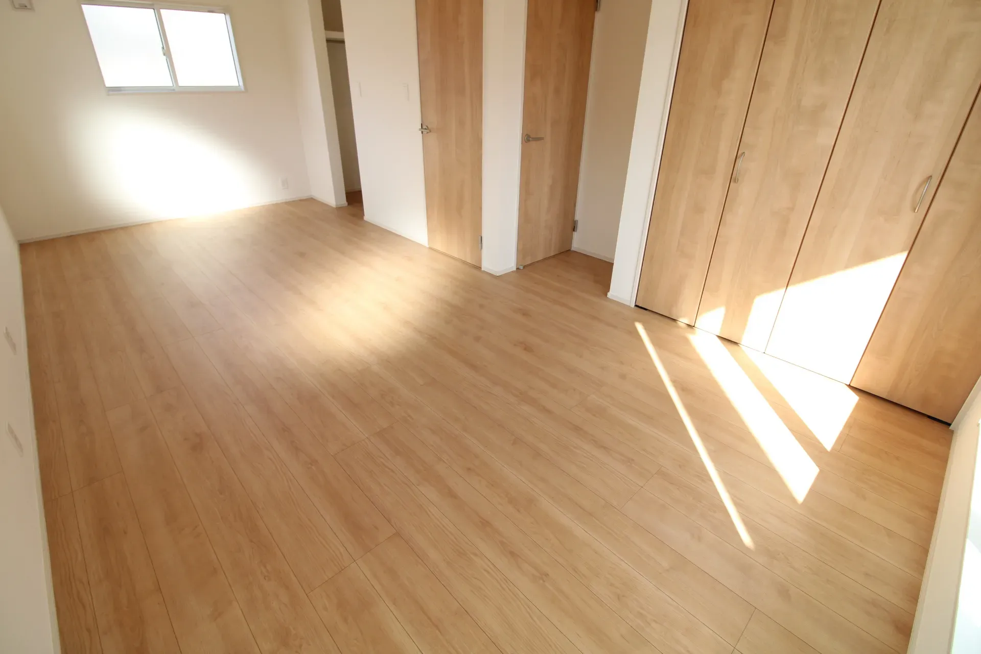 洋室(5.25帖+5.0帖)