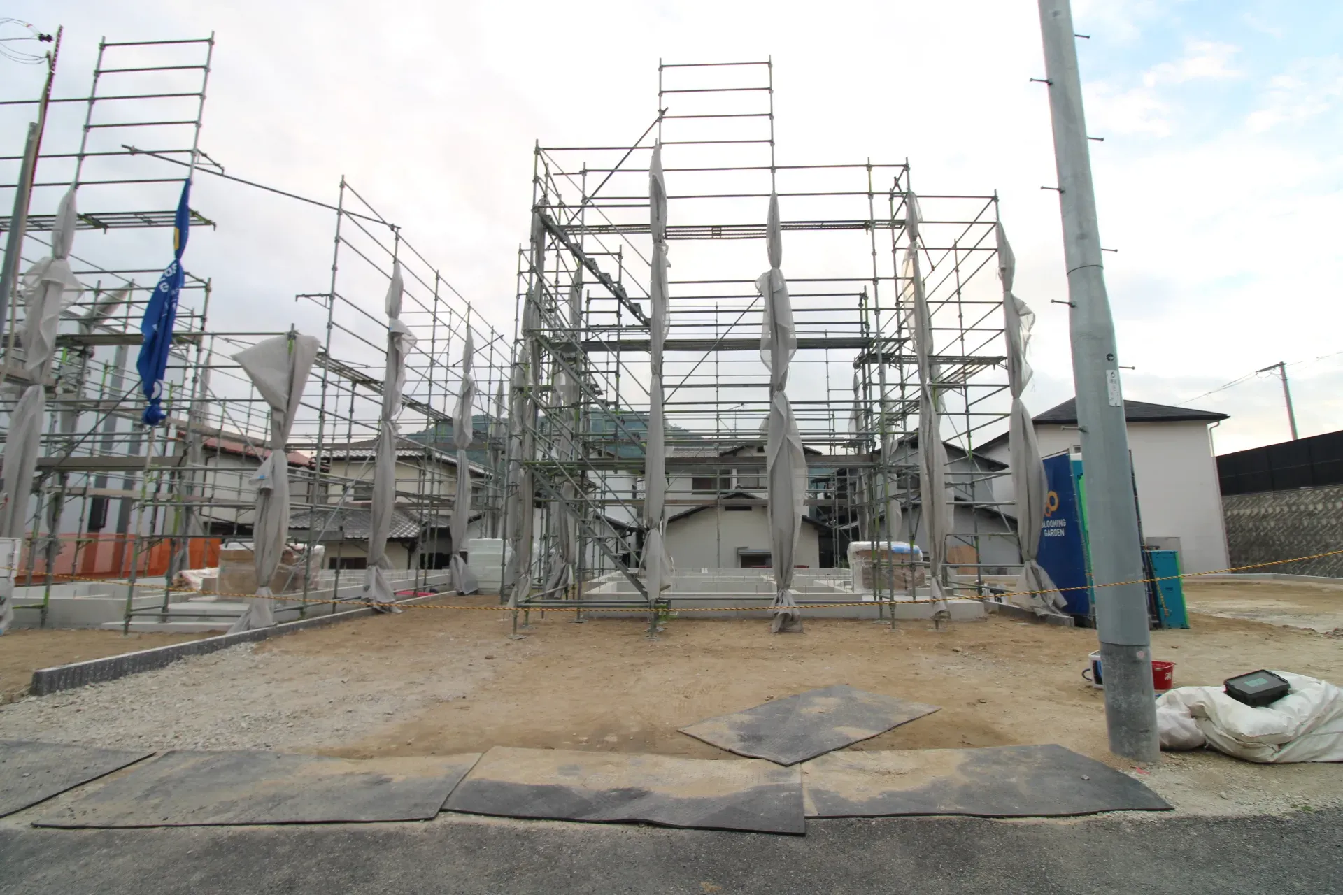 前面道路から見た宅地