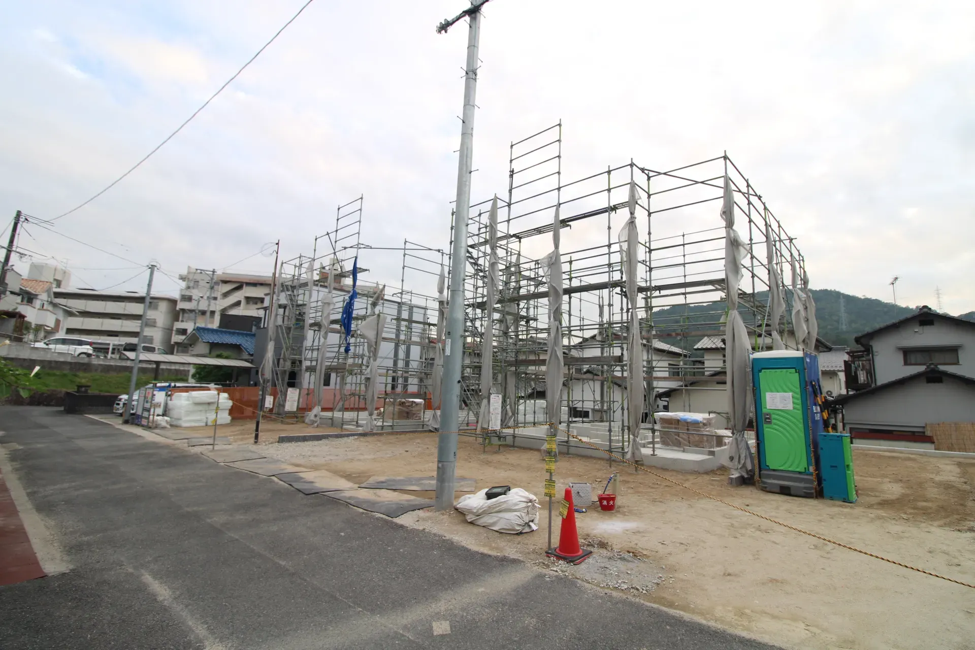 前面道路から見た宅地