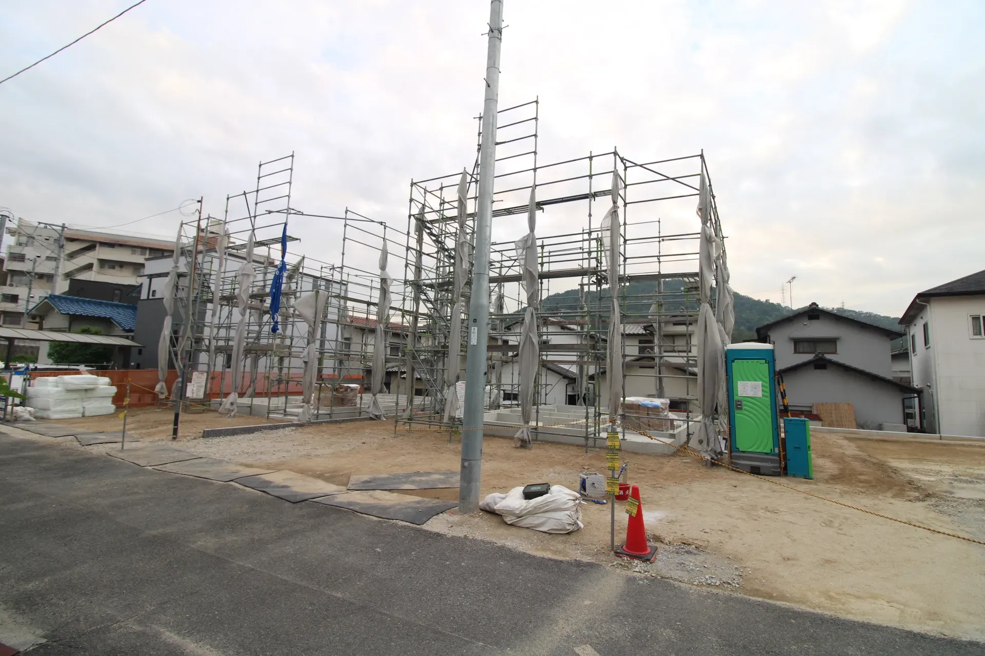 前面道路から見た宅地