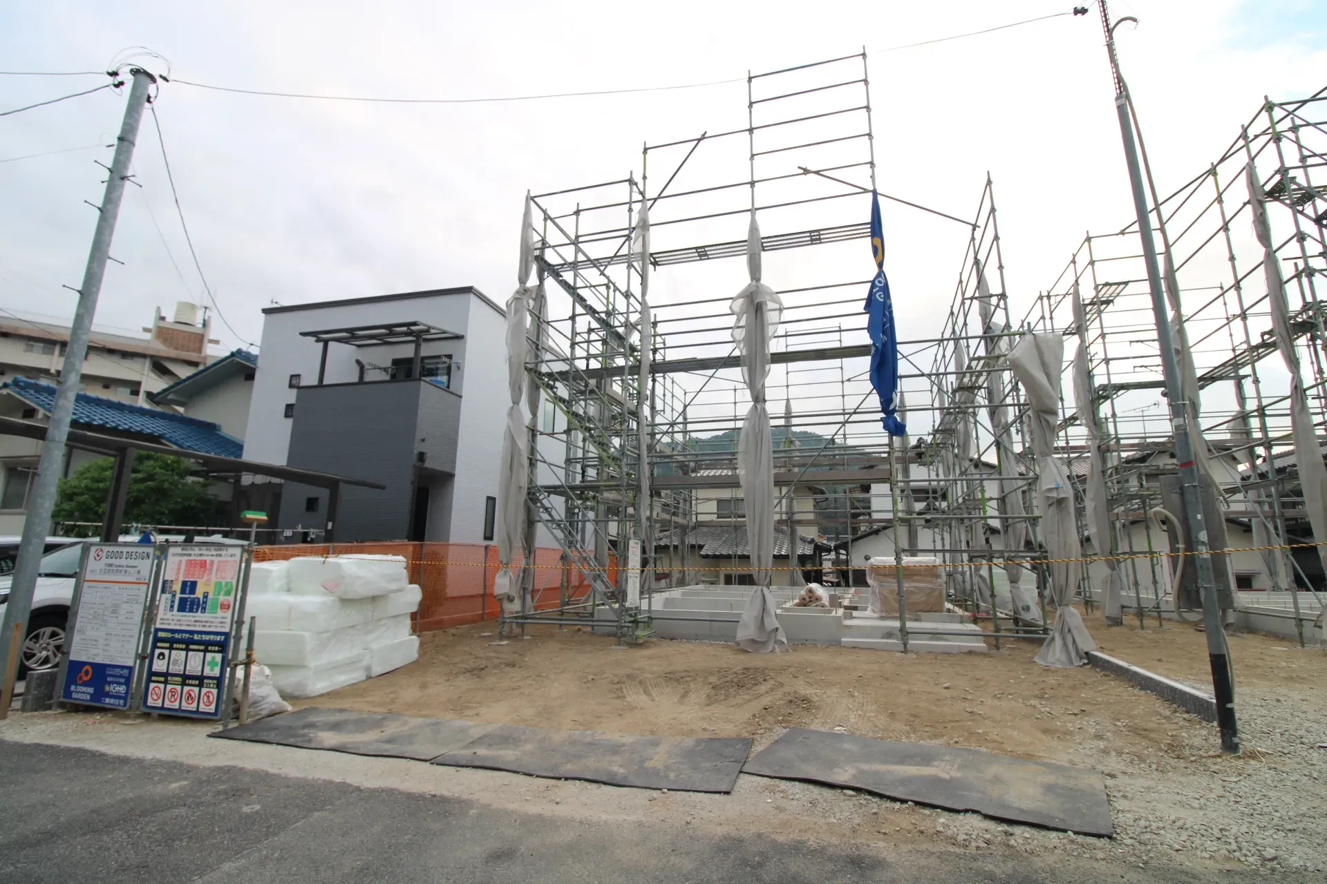 前面道路から見た宅地