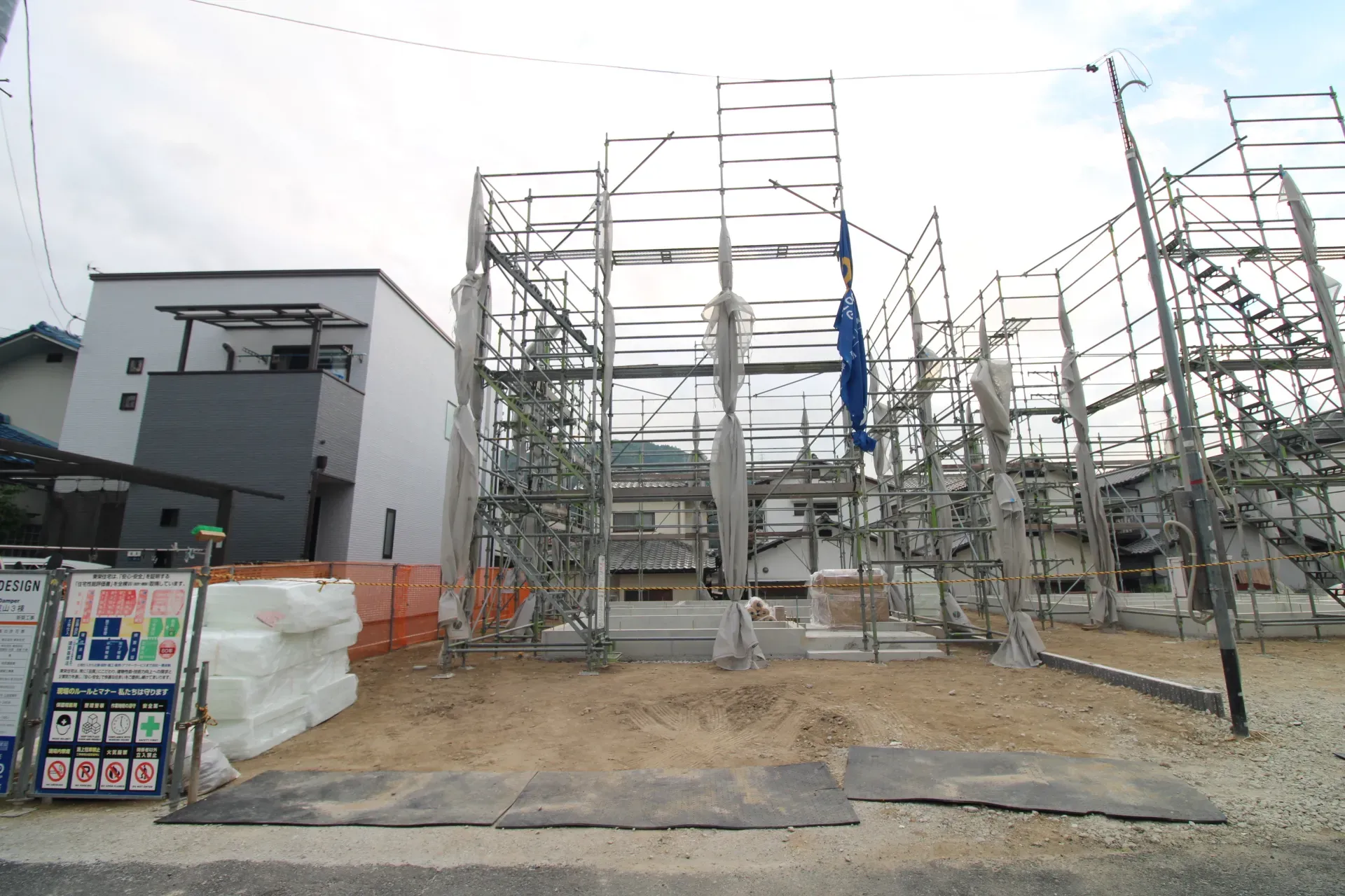 前面道路から見た宅地