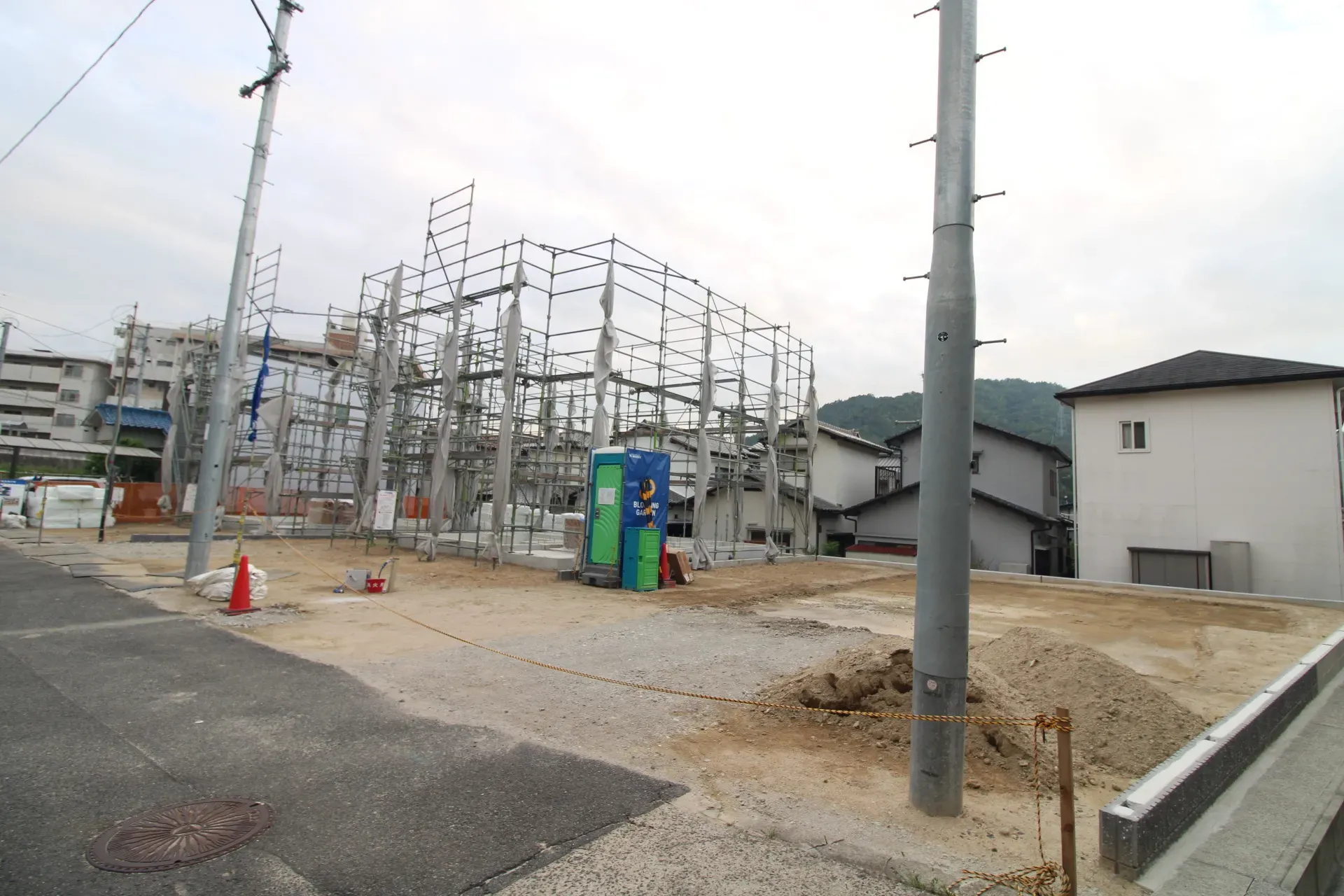 前面道路から見た宅地