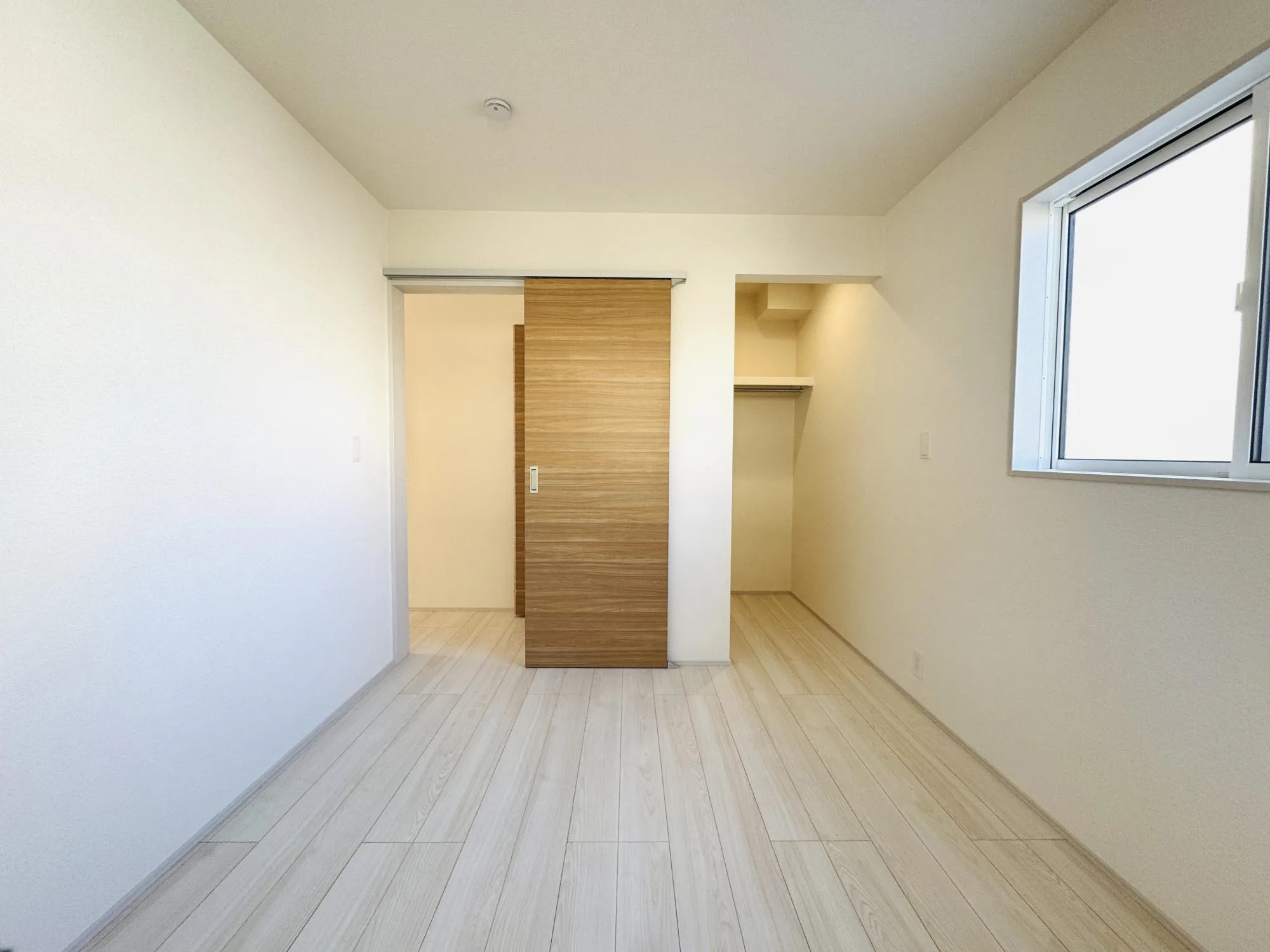 【洋室北側5.25帖】