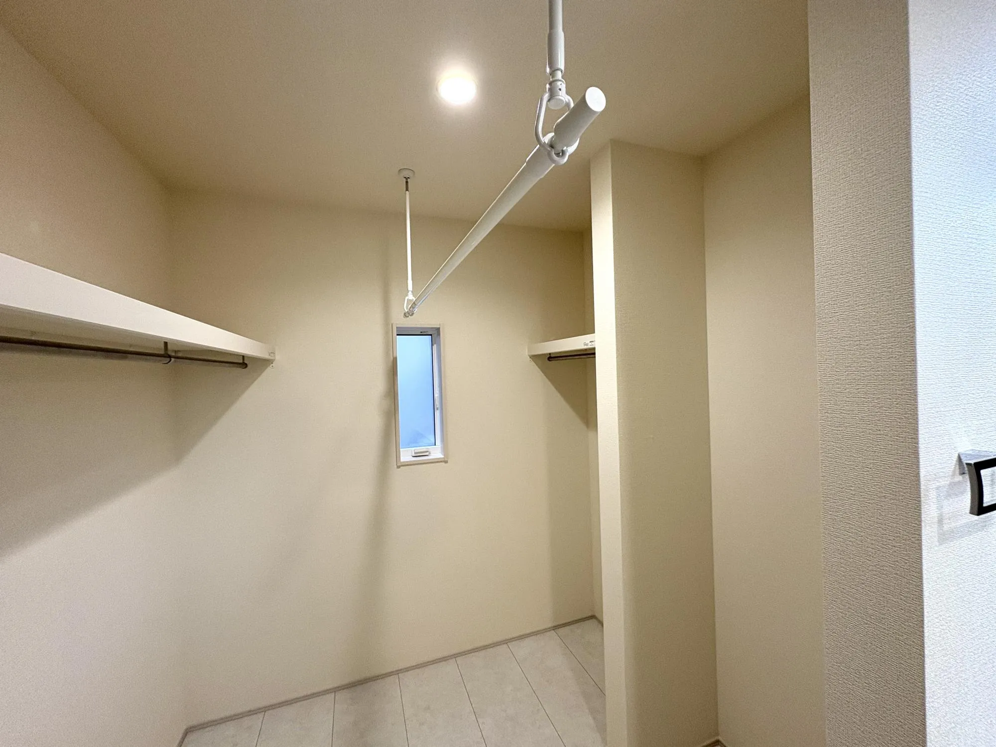 洗面所収納付き