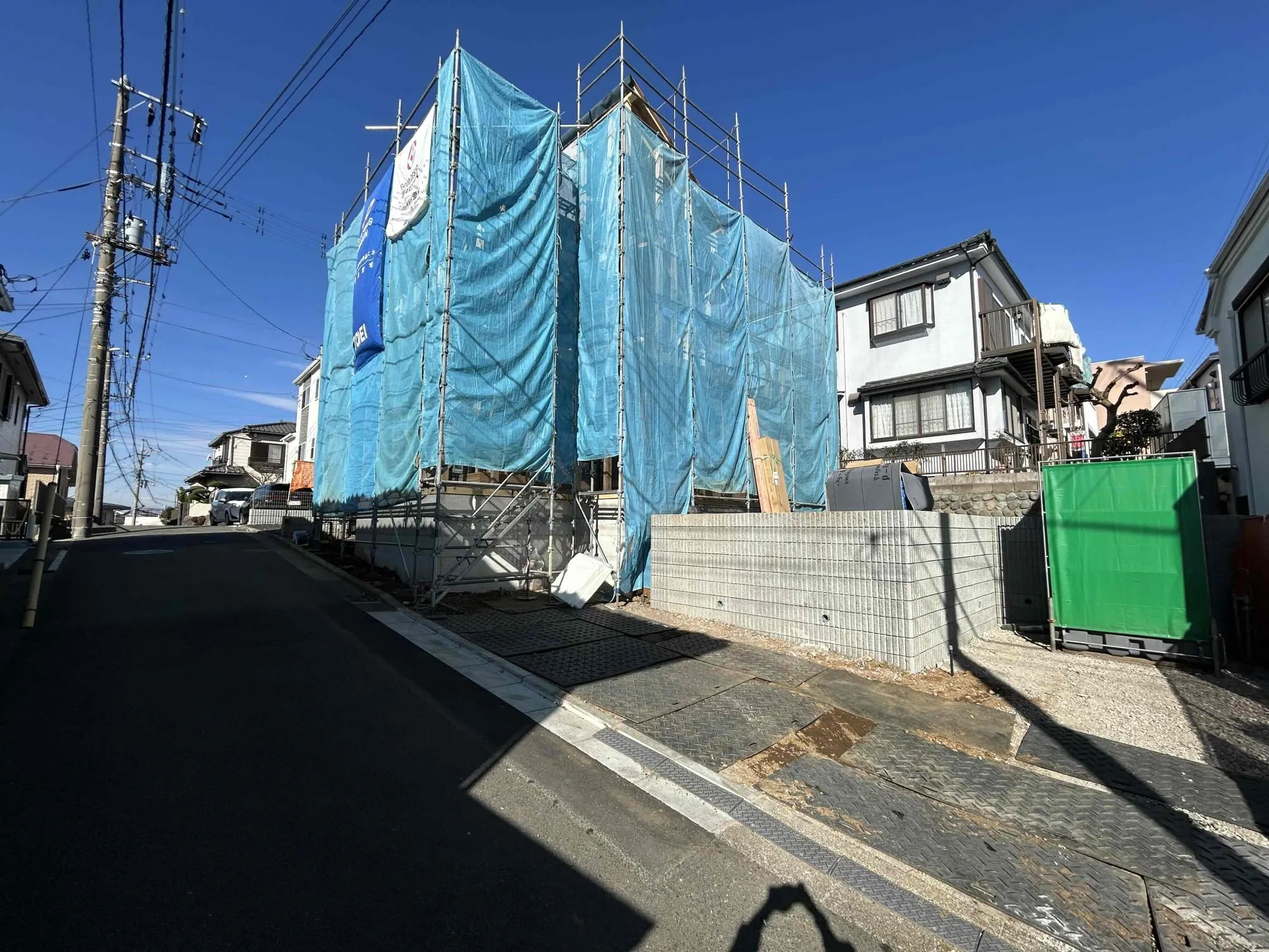 販売現地(R7.11.24)
カースペースは2台駐車可能となっております。