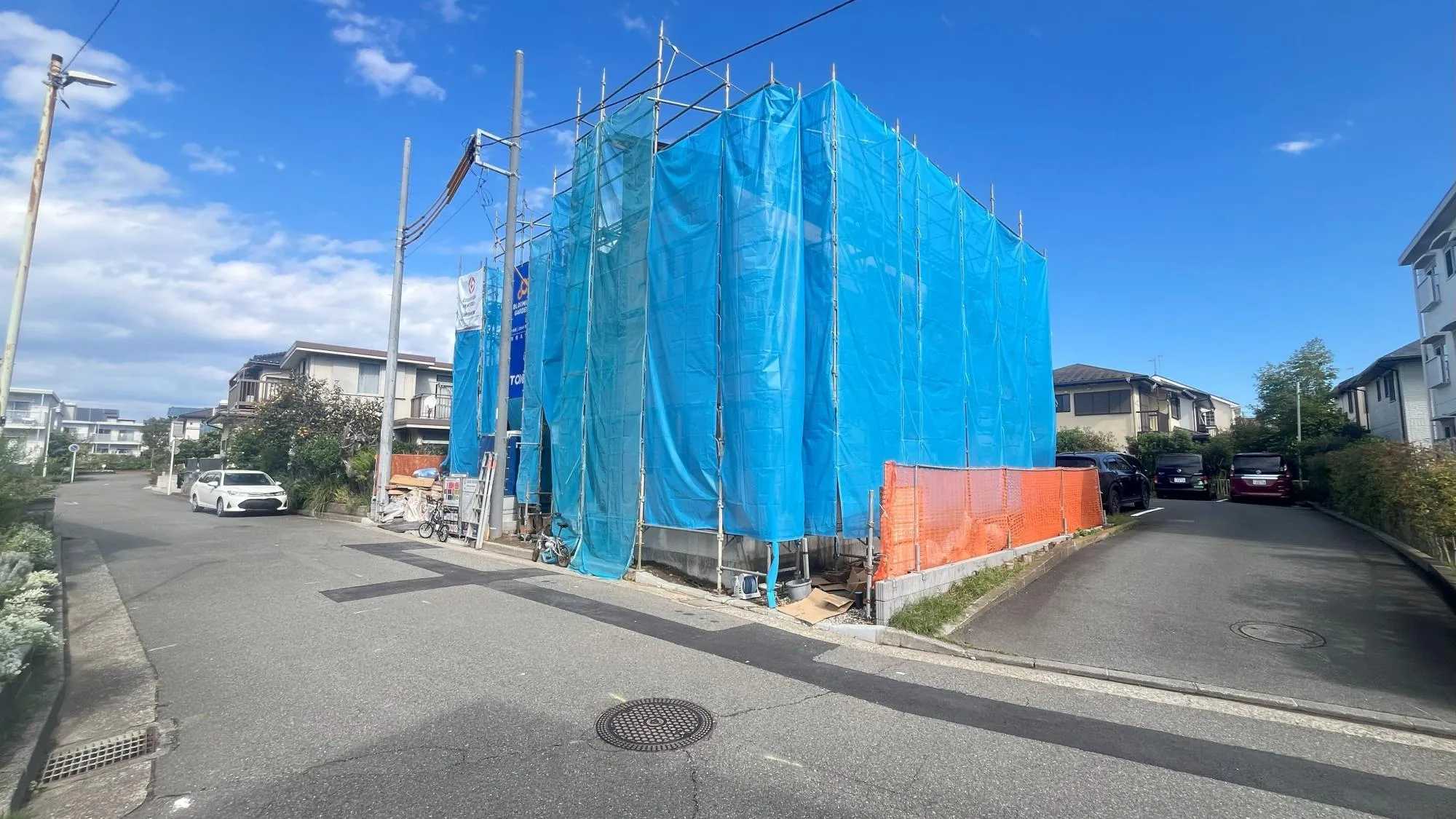 1号棟:キッチン横にパントリーを採用!4段可動棚付です!