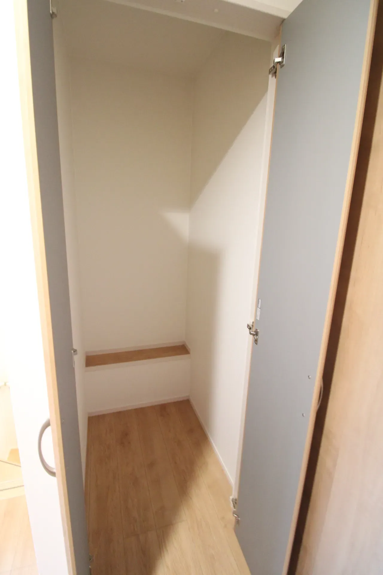 2階廊下収納