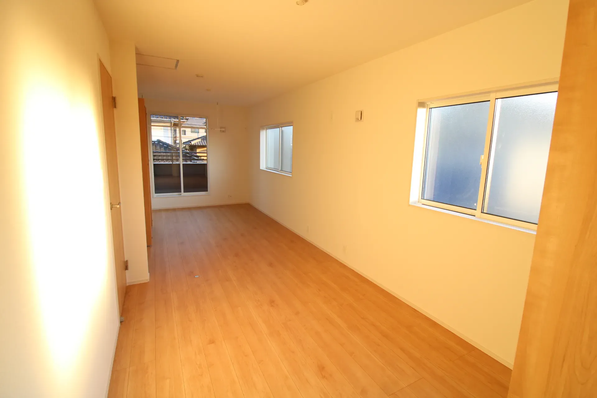 洋室(5.43帖+5.5帖)