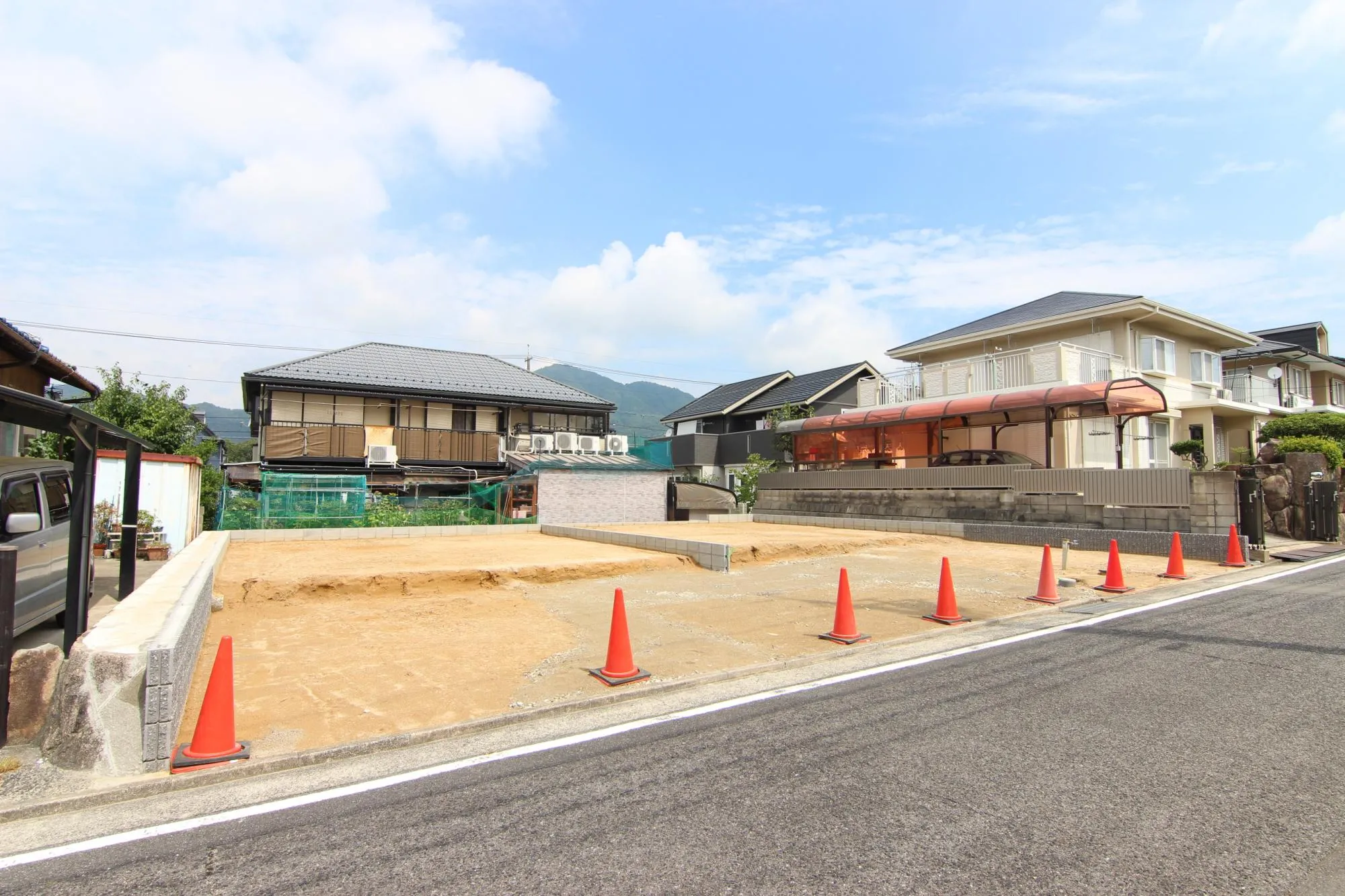 前面道路から見た宅地
